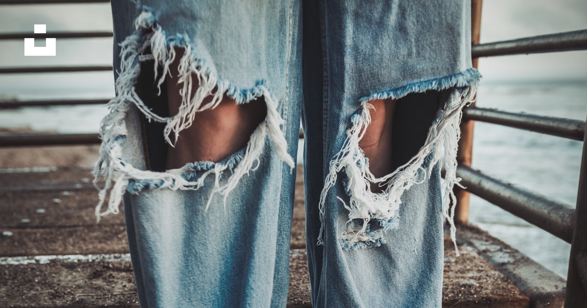A pair of legs in jeans photo – Free Usa Image on Unsplash
