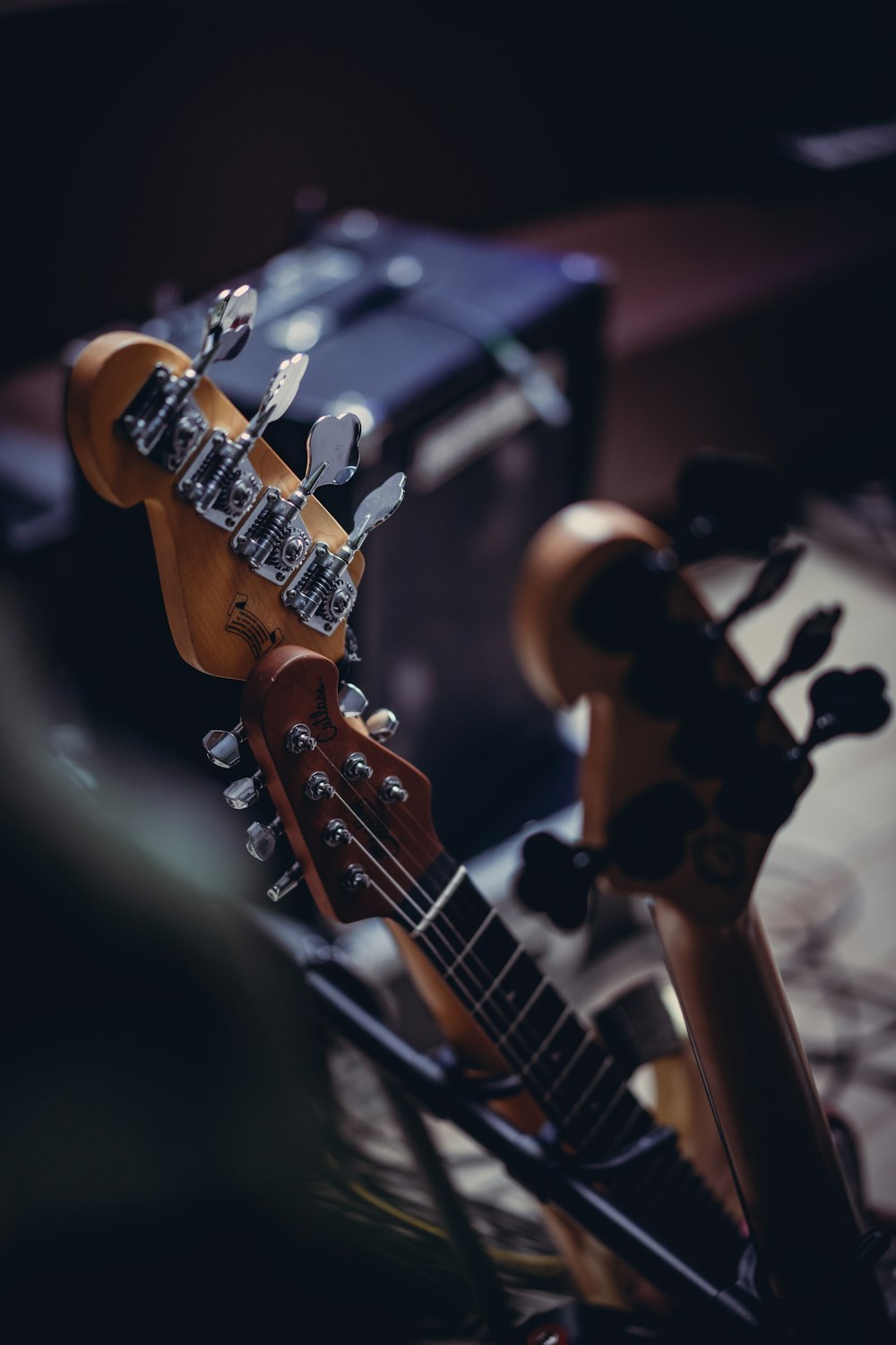 um close up de uma guitarra