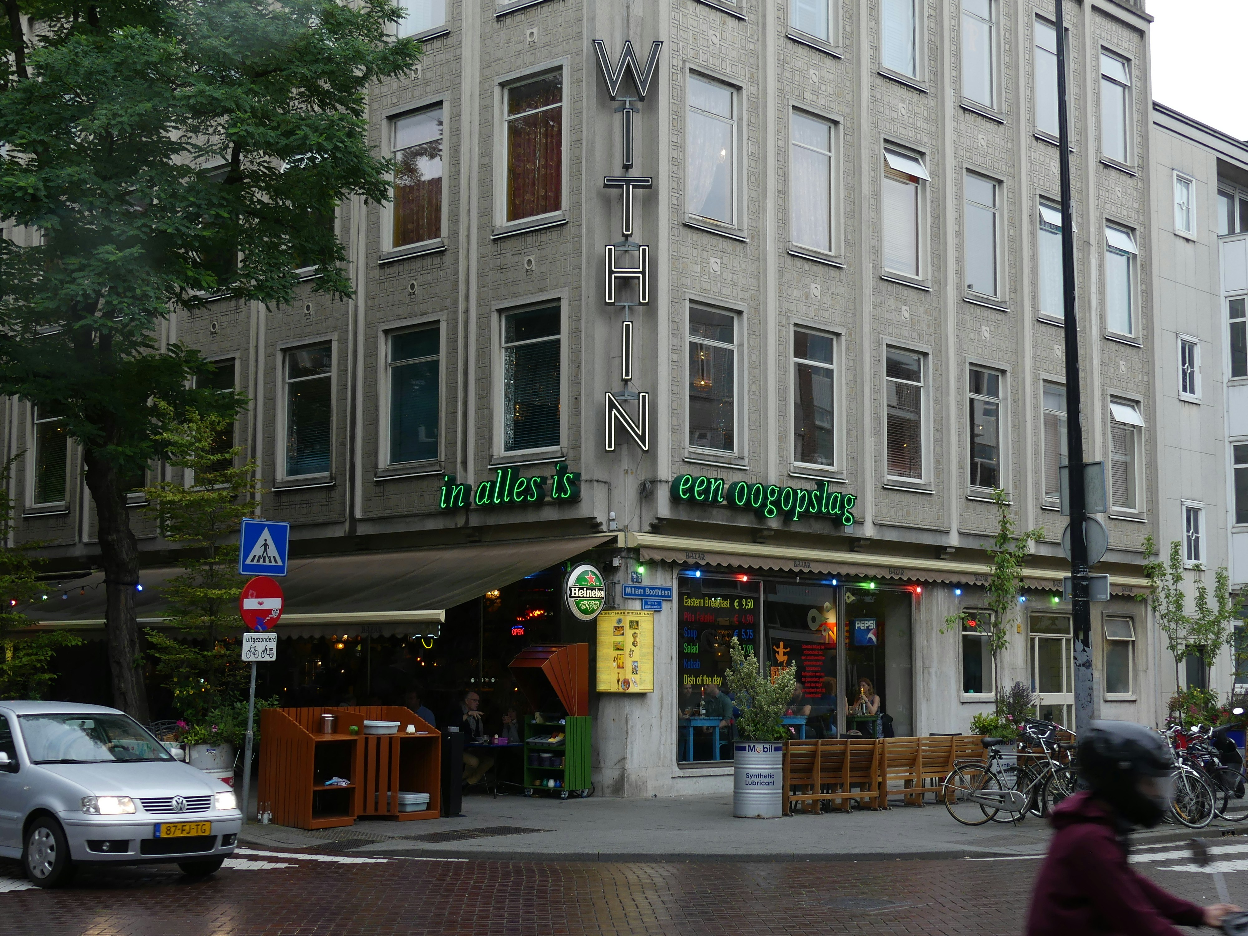 Picture of a crossing near a busy street in Rotterdam, Netherlands