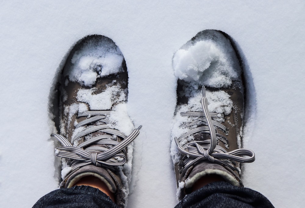 a pair of ice skates