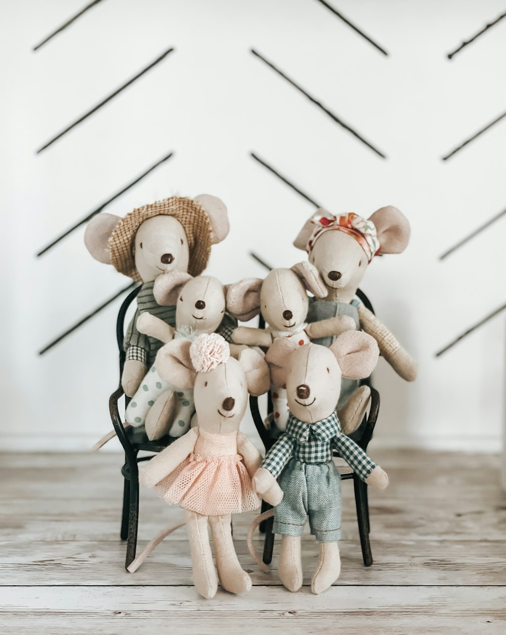 Eine Gruppe von Puppen