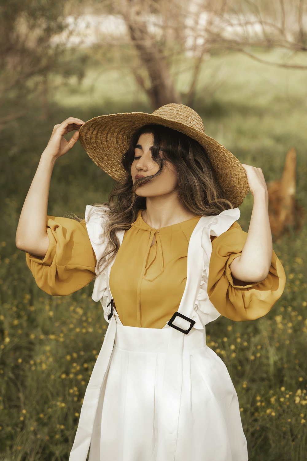 una persona con sombrero