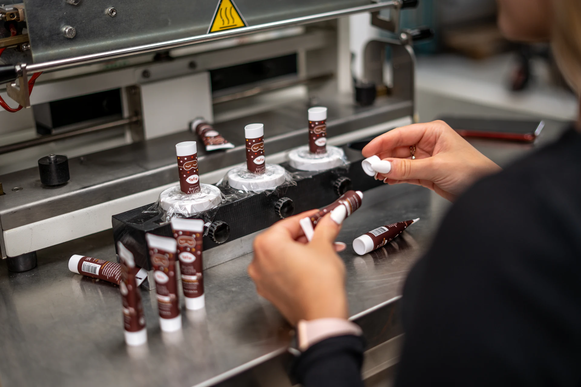 Контроль косметичної продукції на лінії