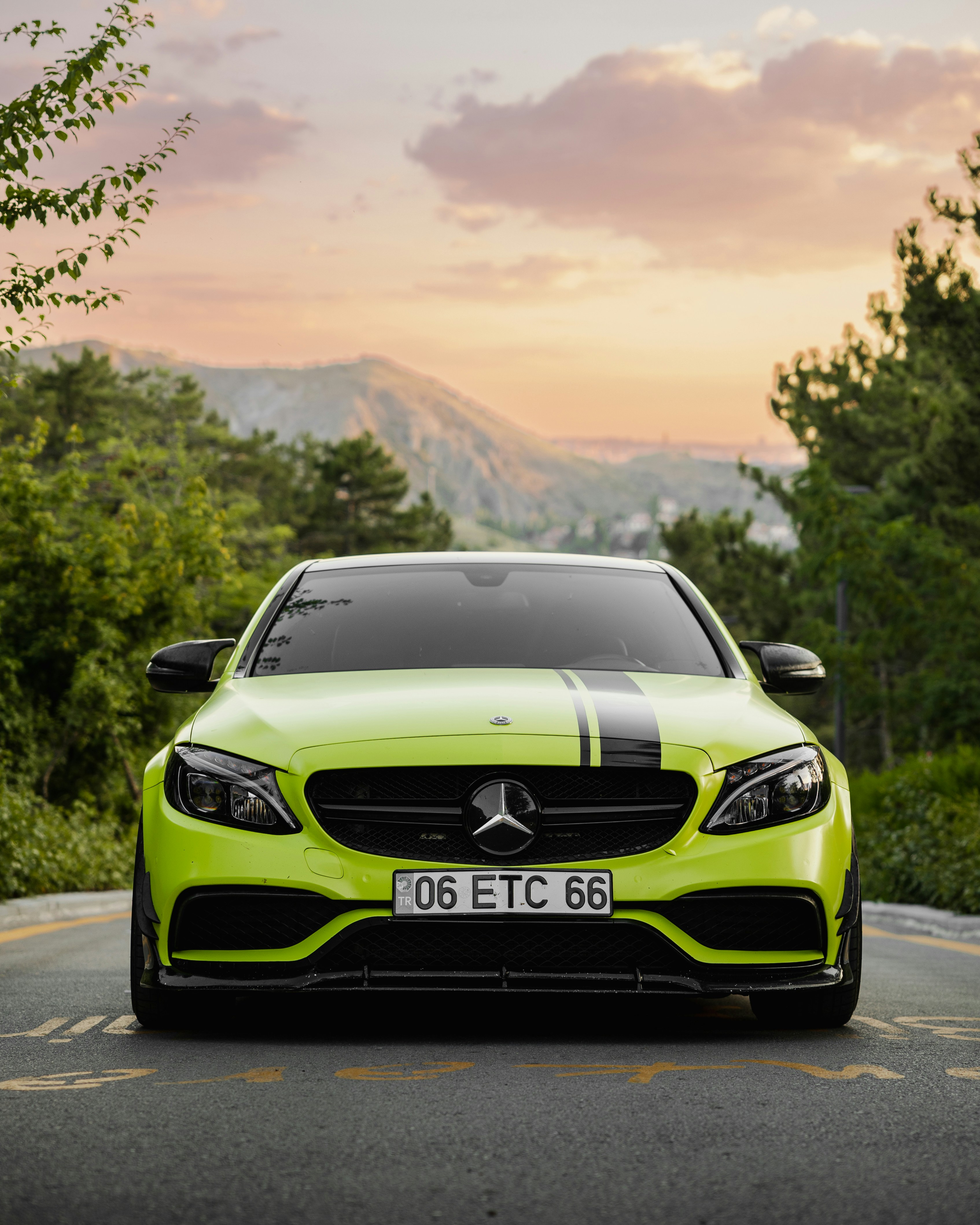 Choose from a curated selection of car photos. Always free on Unsplash.