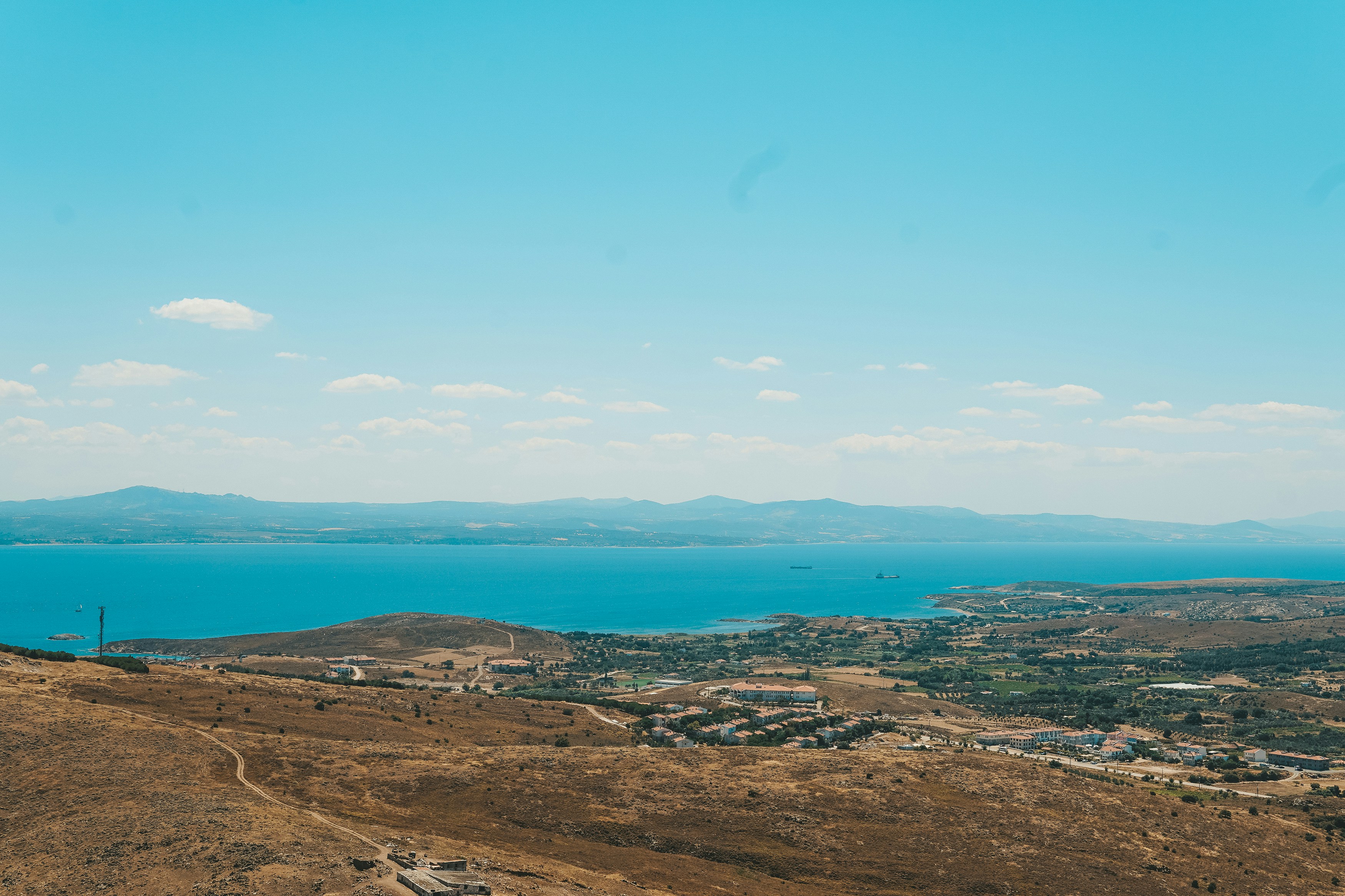 Photo by mertkahveci