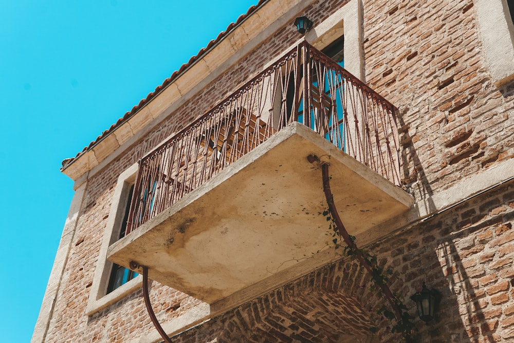 a building with a blue sky