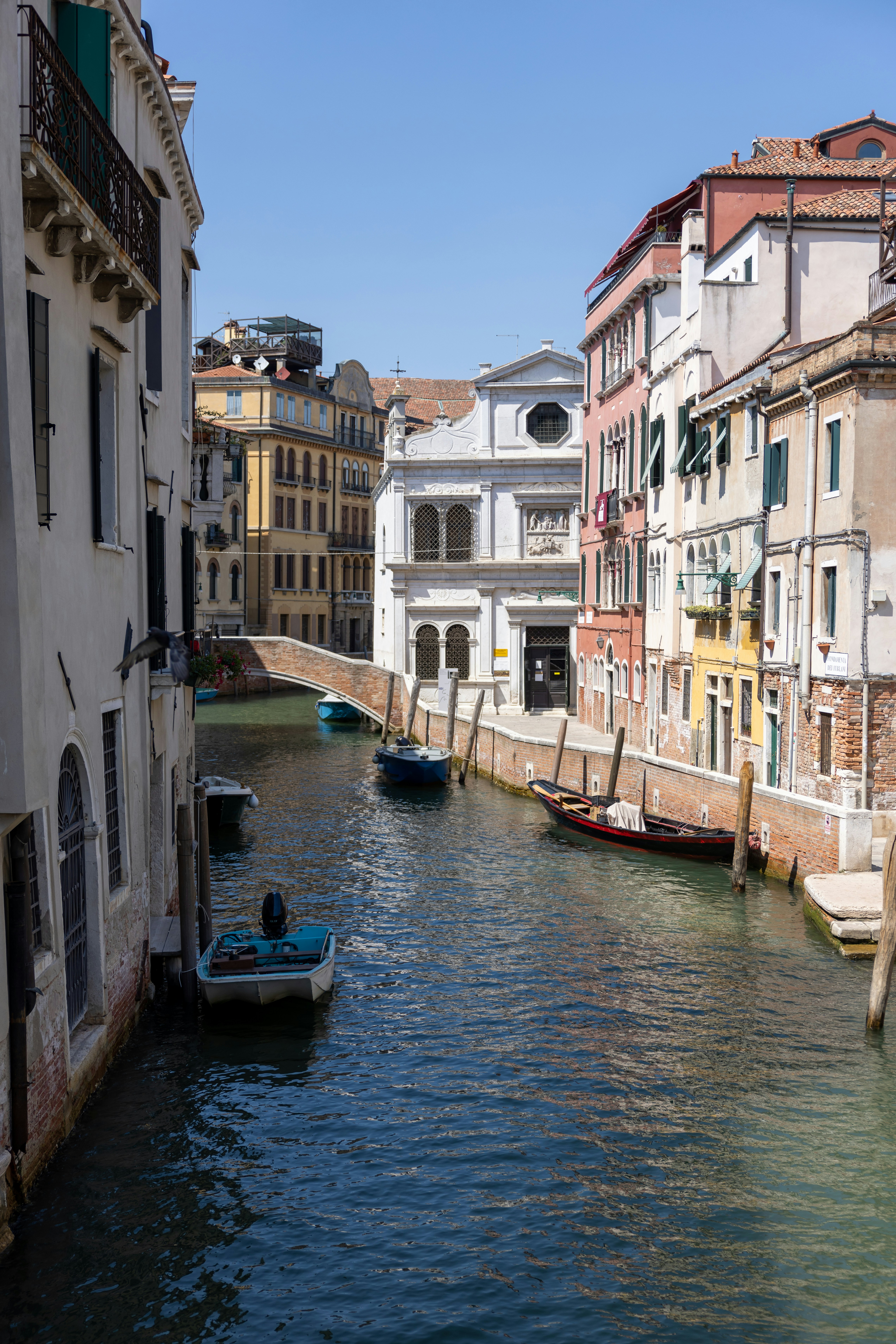 Bateaux dans un canal