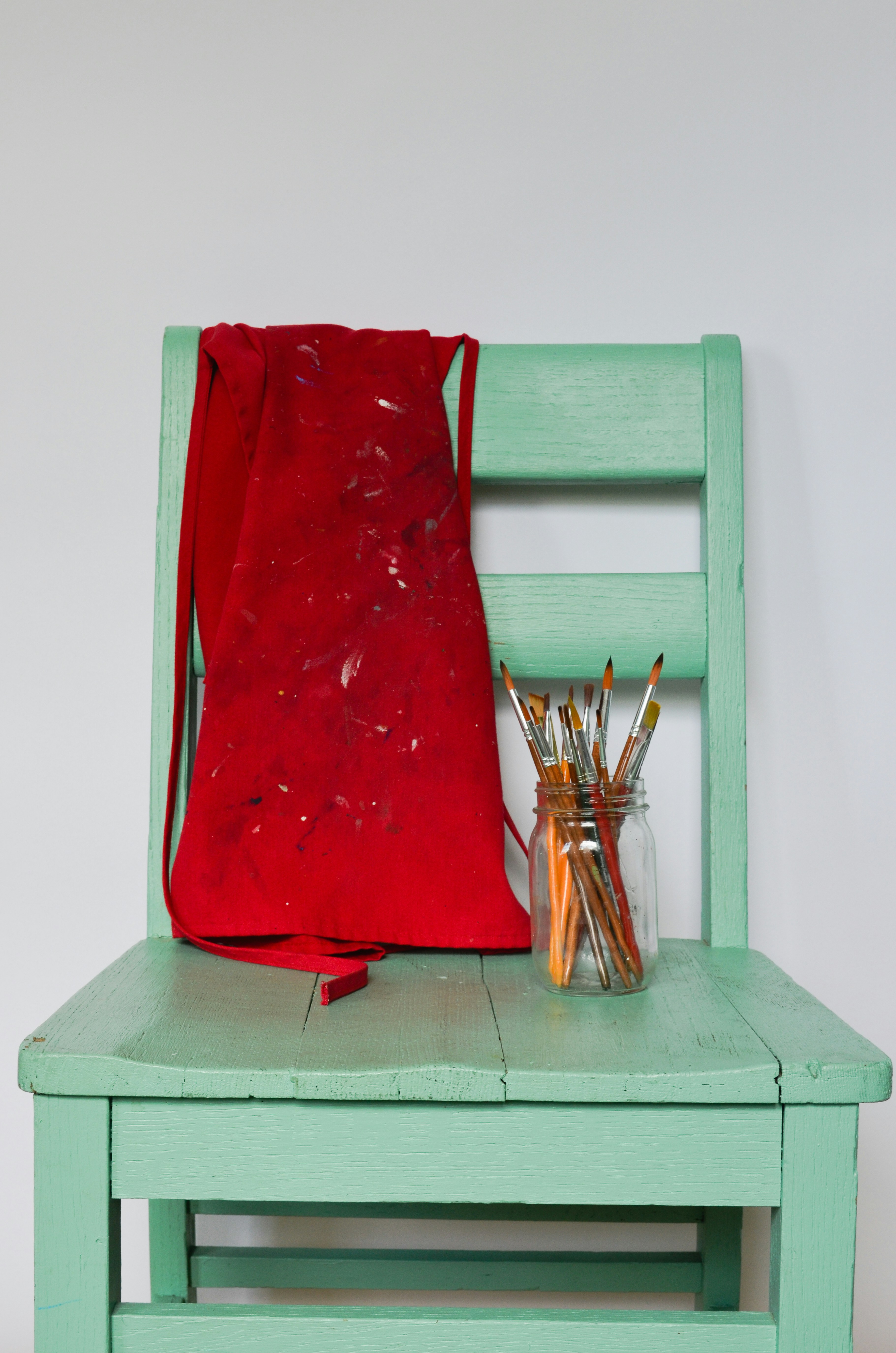 colorful art supplies, wallpaper, Arts and Crafts Groups for Adults: Find Your Creative Community 5