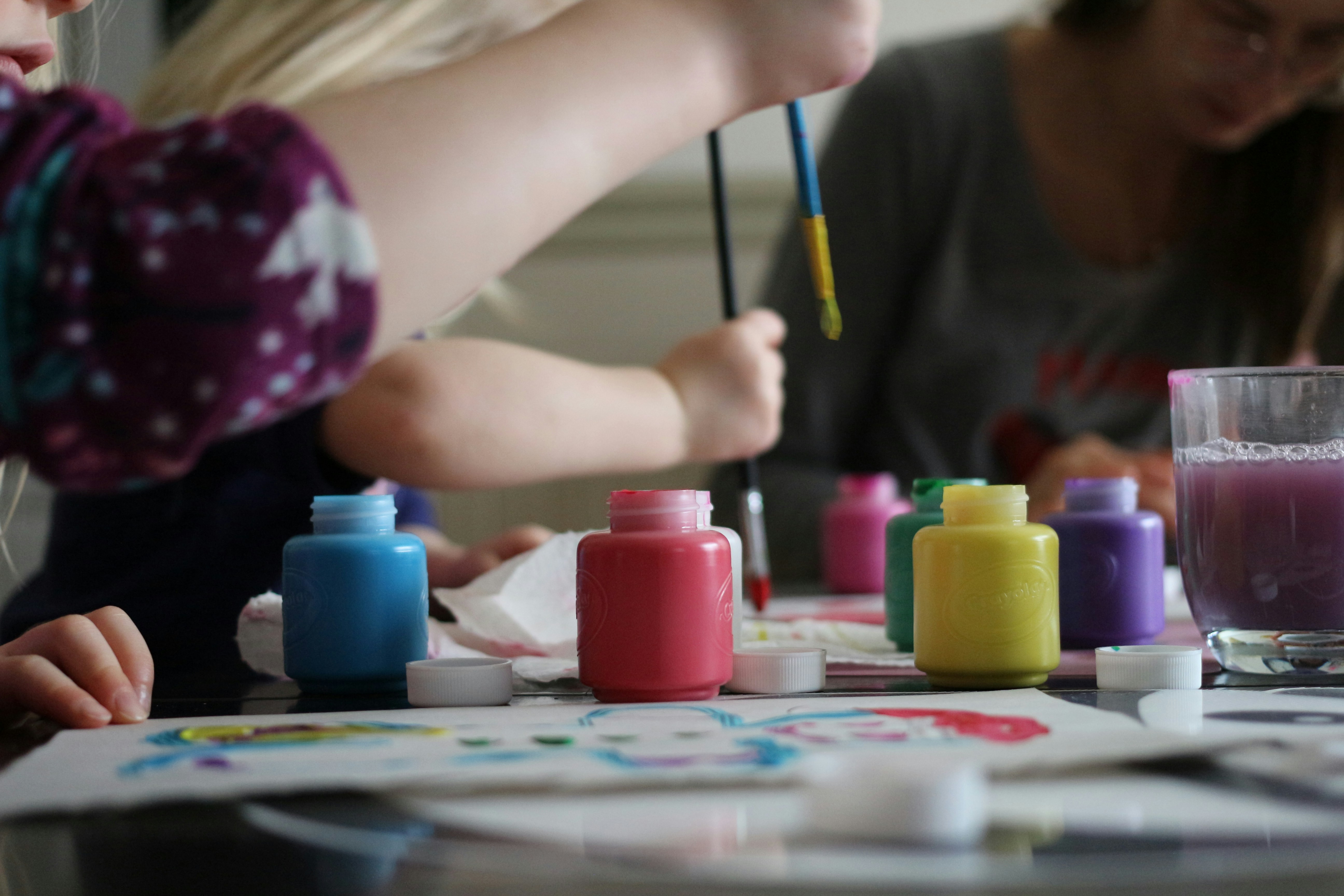 그림을 그리는 사람들의 그룹 사진 – Unsplash의 무료 사람의 이미지, image size:3000x2000