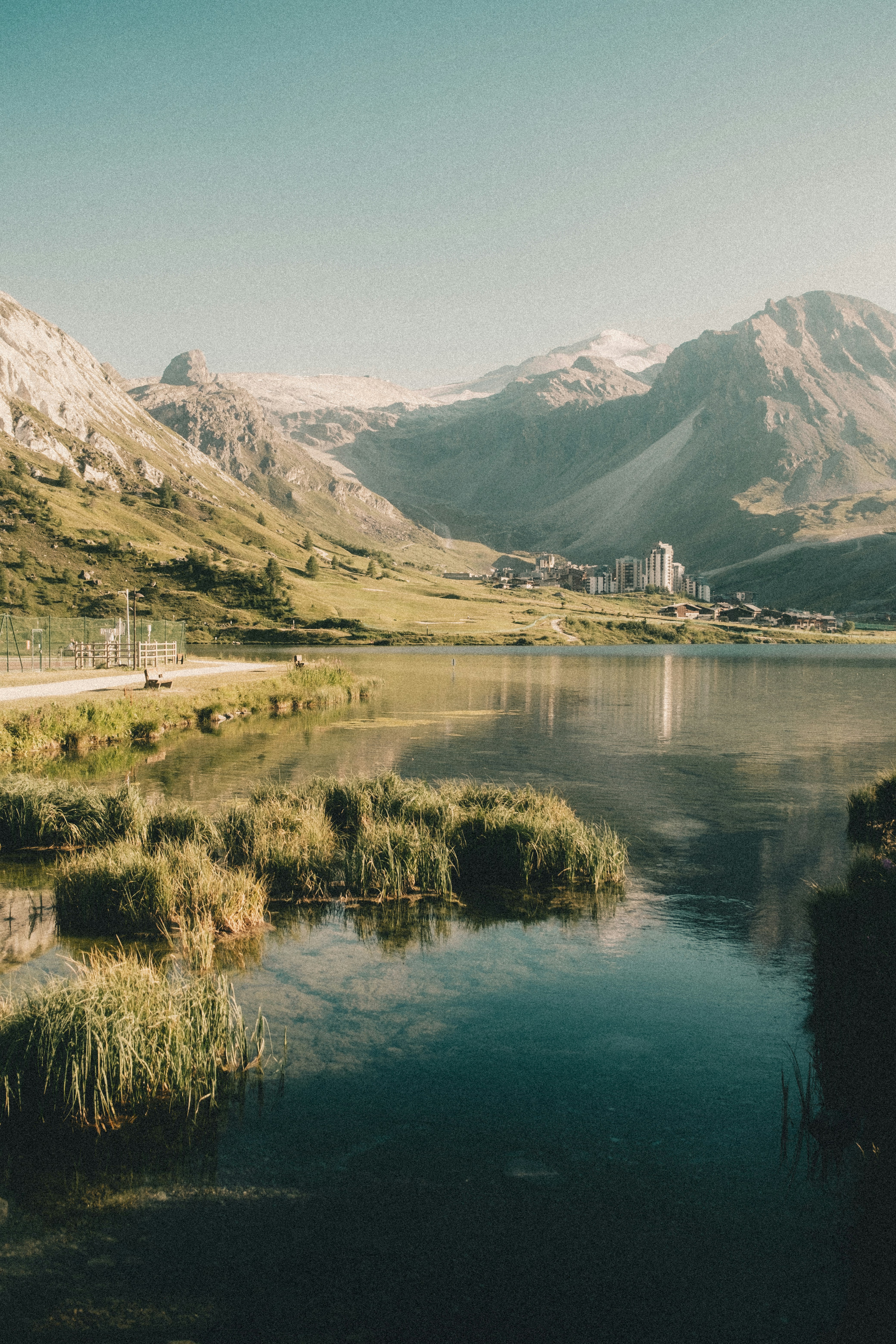Photo by lorenzohamers