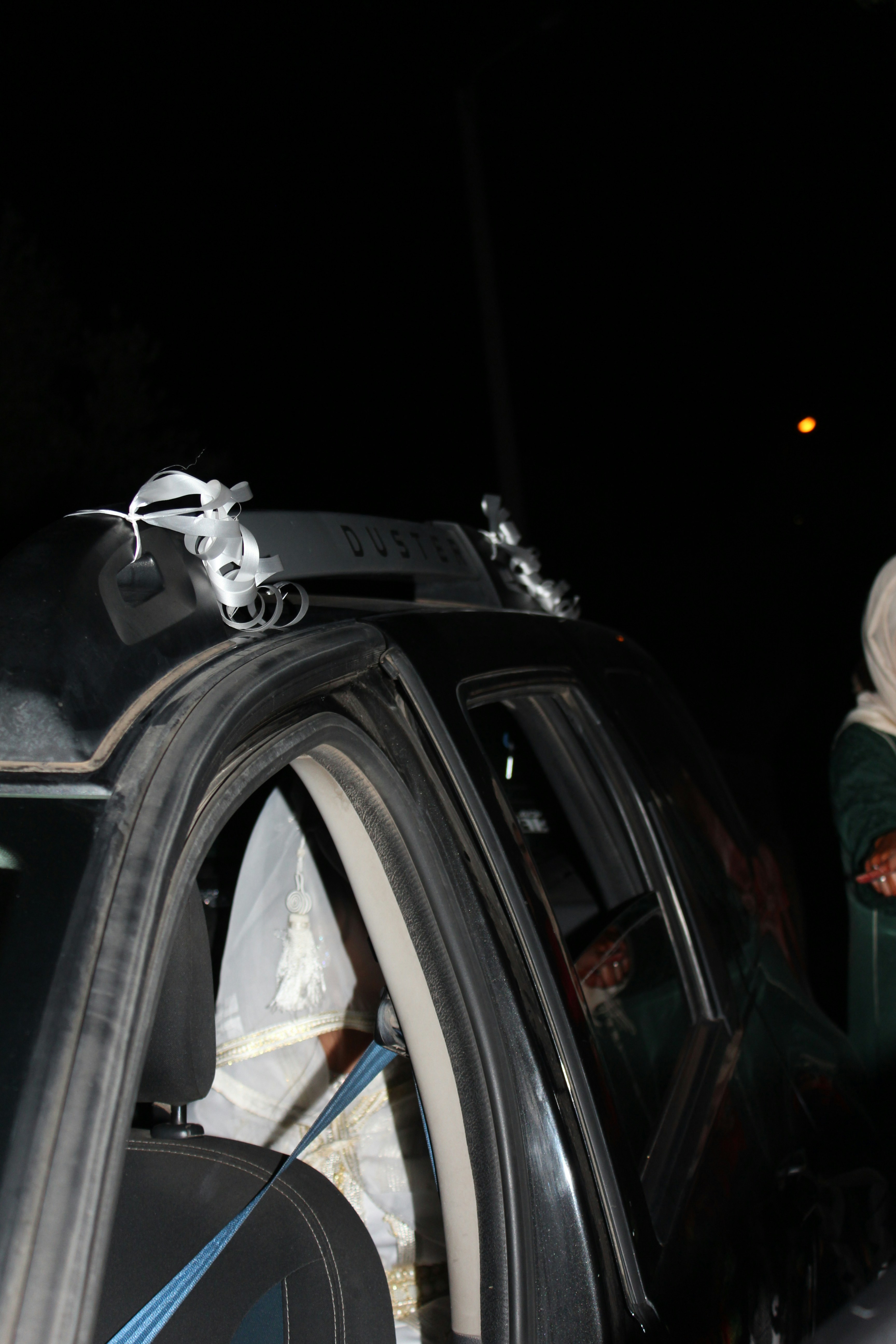 자동차를 선물 받는 꿈 해석과 그 의미