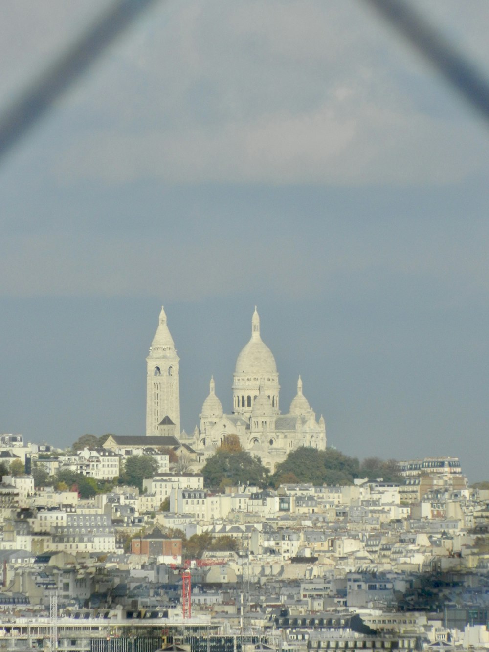 Sacré-Cœur, Paris with a large building