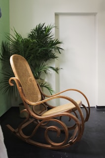 Gliders & Rockers: Manual vs. Power Recline (Comfort, Noise, and Features)