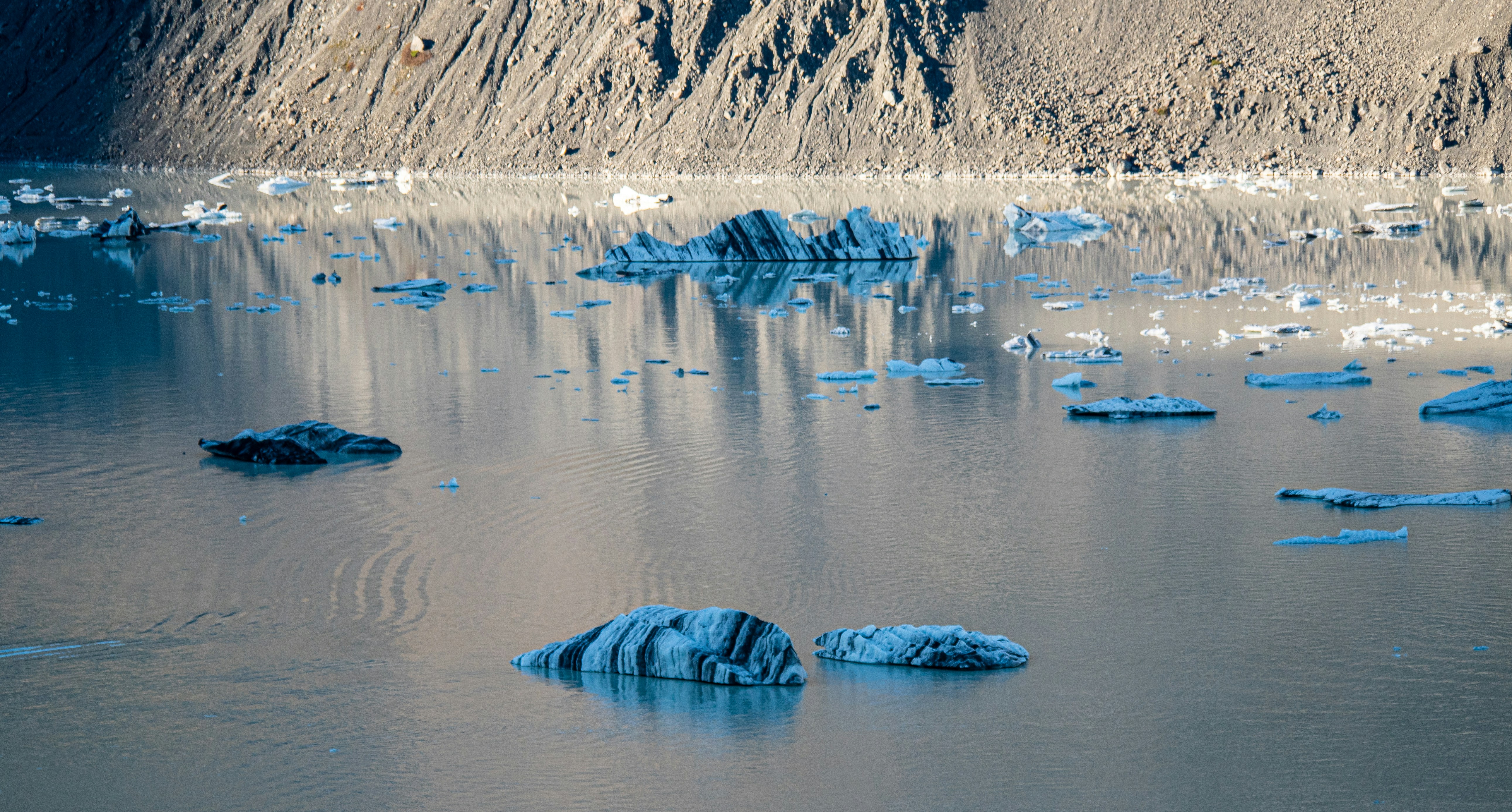 Melting glaciers can temporarily increase water supply — then cause collapse.