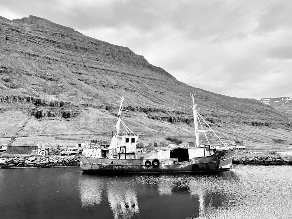 Un barco en el agua