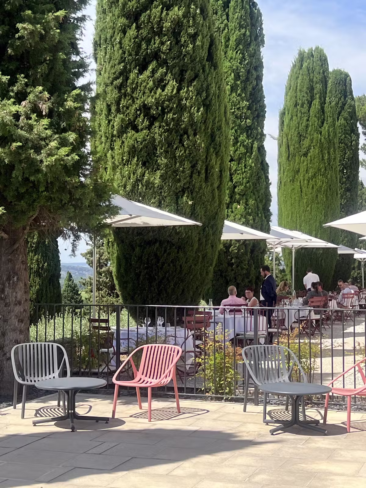 Moderne villa avec terrasse à Roaix