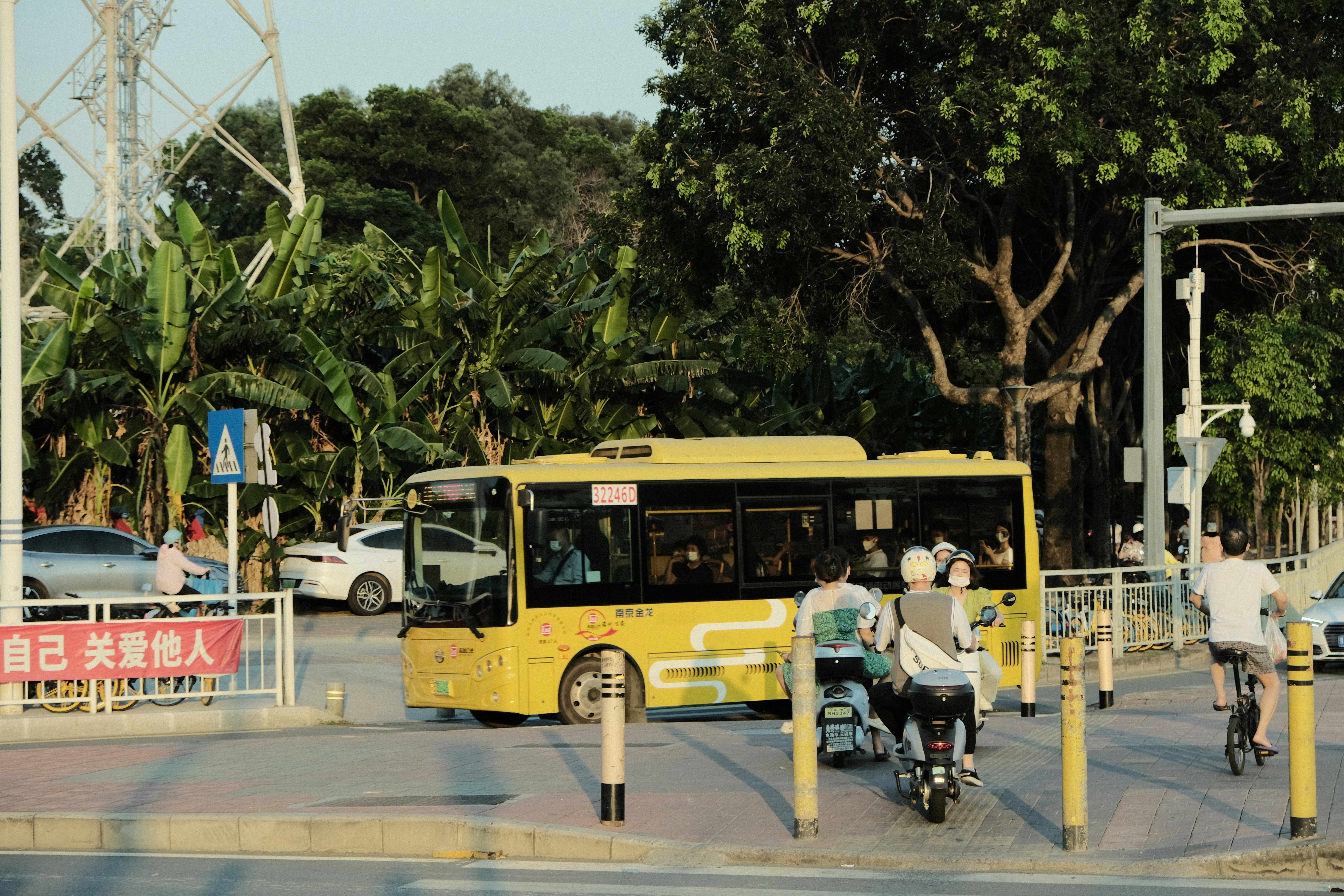 Los Cabos Airport transportation vehicles