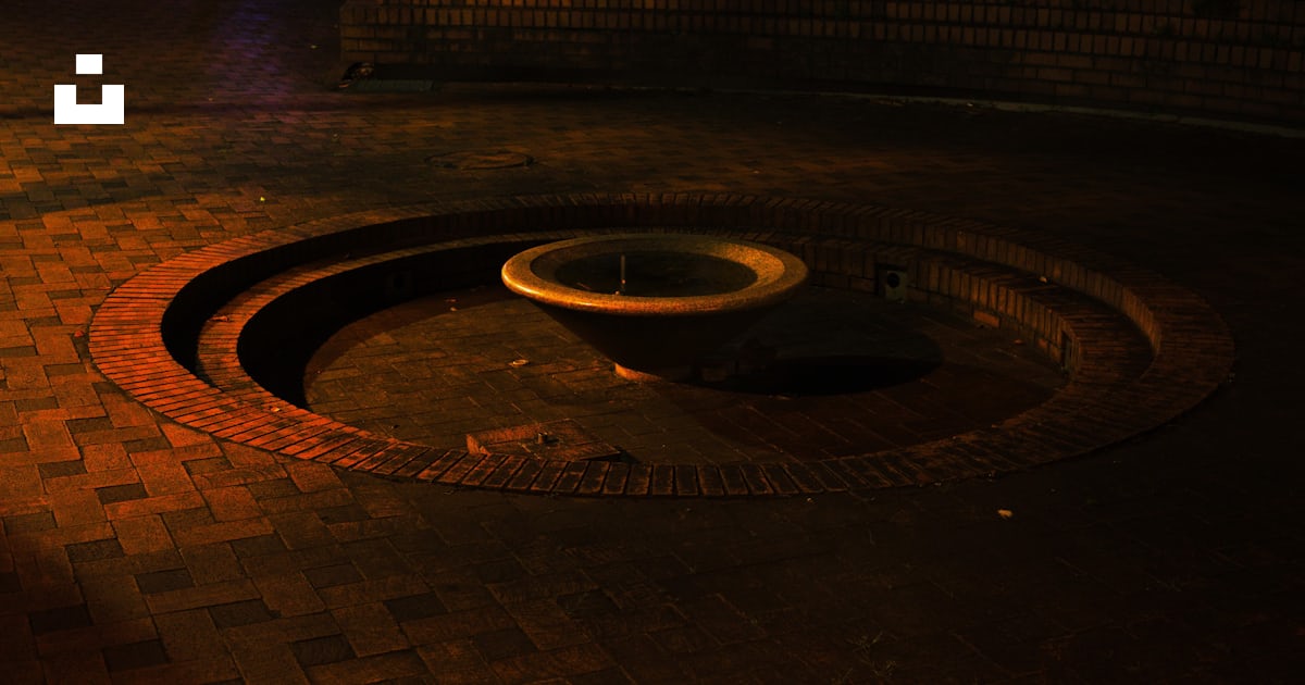 Waschtischarmatur In Schwarz Aus Messing Mit Wasserfall-Auslauf Für Einloch-Montage|Homary