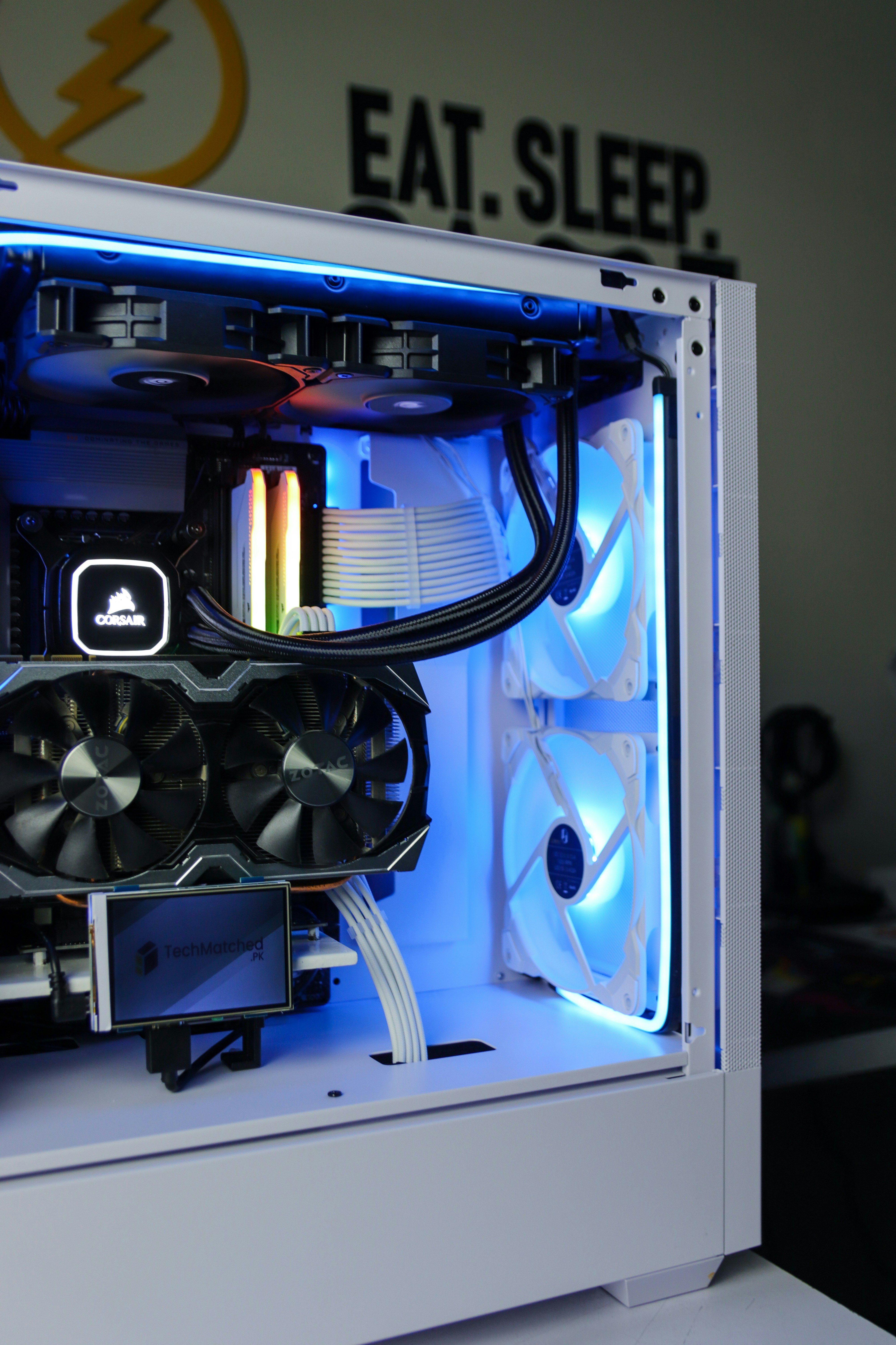 Un primer plano de una computadora