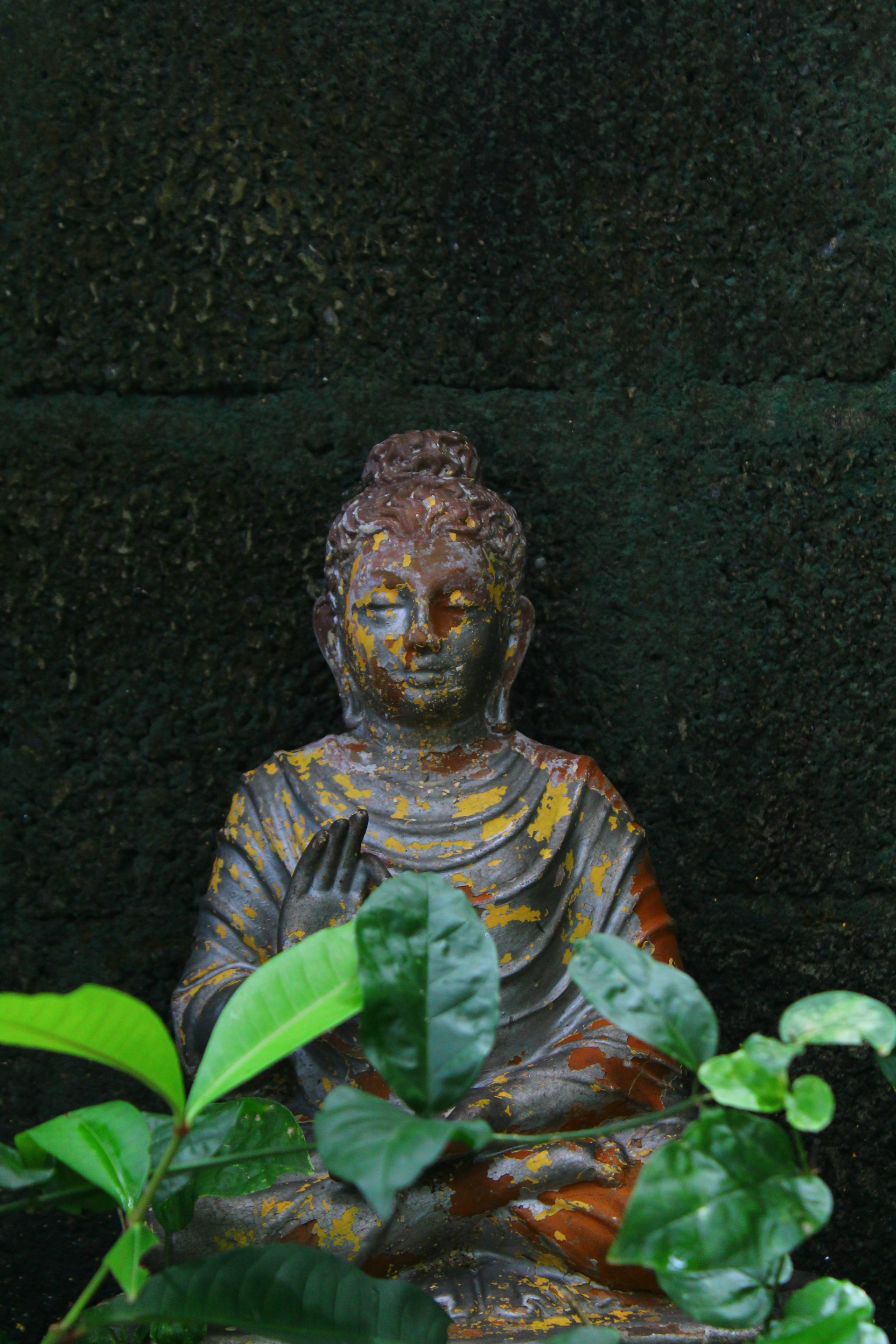 gray computer monitor