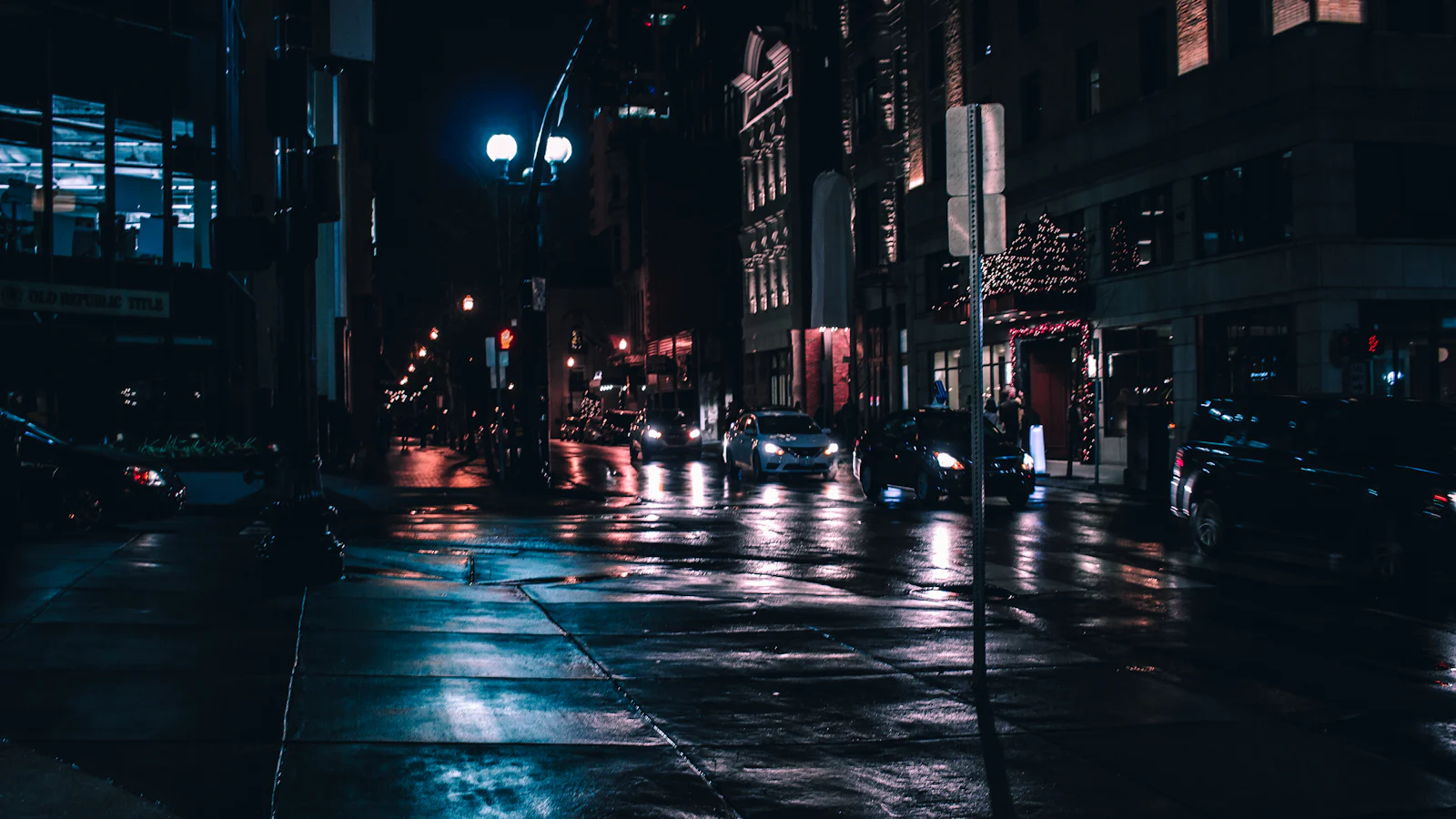 Rainy Nashville street at night, guides from private detectives