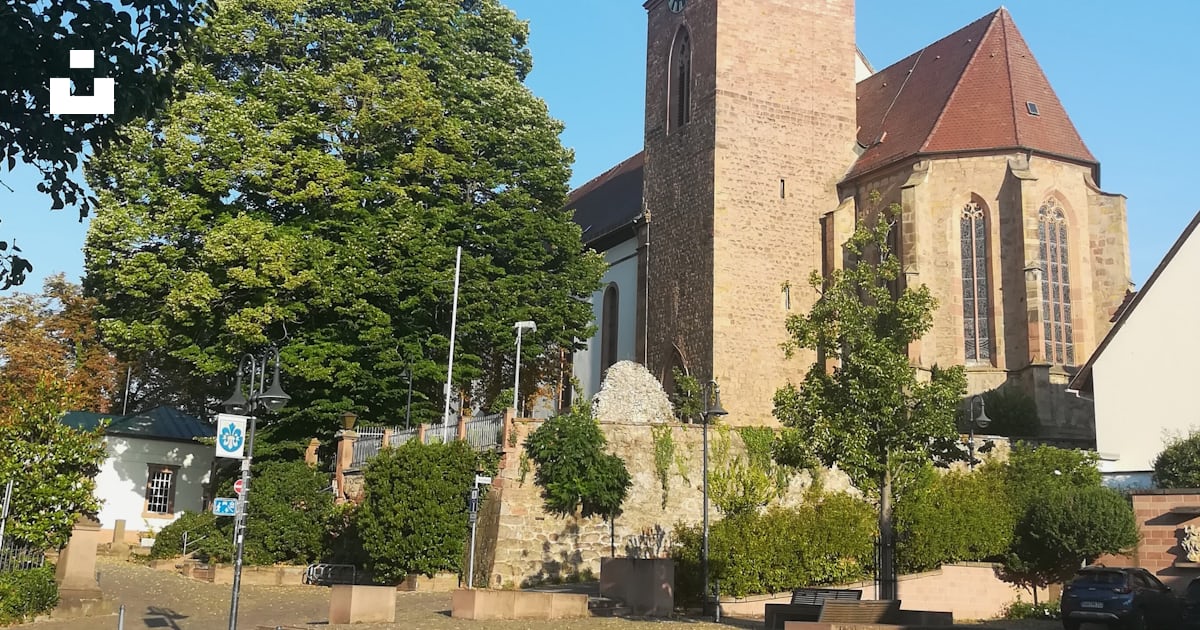 A church with a steeple photo Free 76863 herxheim bei landau/pfalz Image on Unsplash A church with a steeple photo Free 76863 herxheim bei landau/pfalz Image on Unsplash