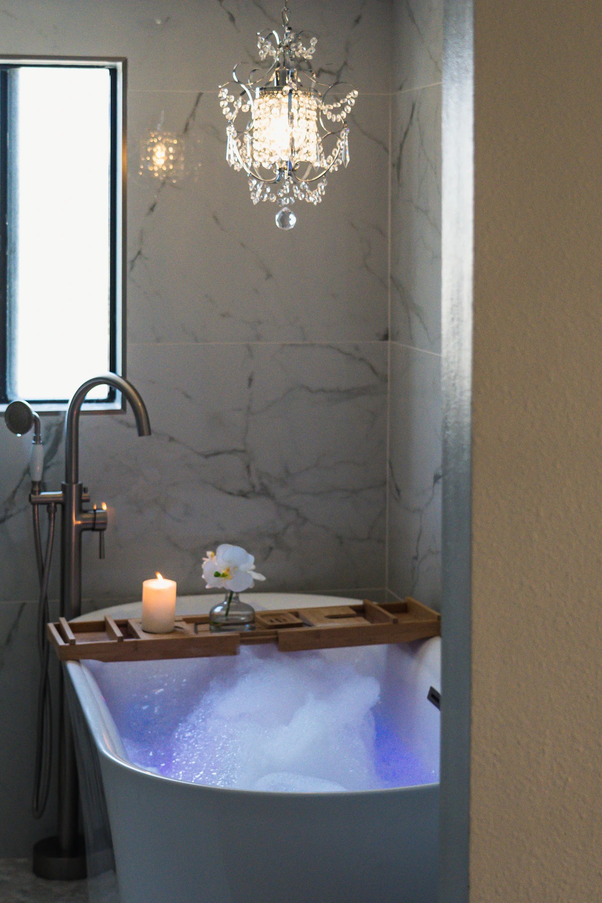 Luxury marble bathroom tiling by GFT