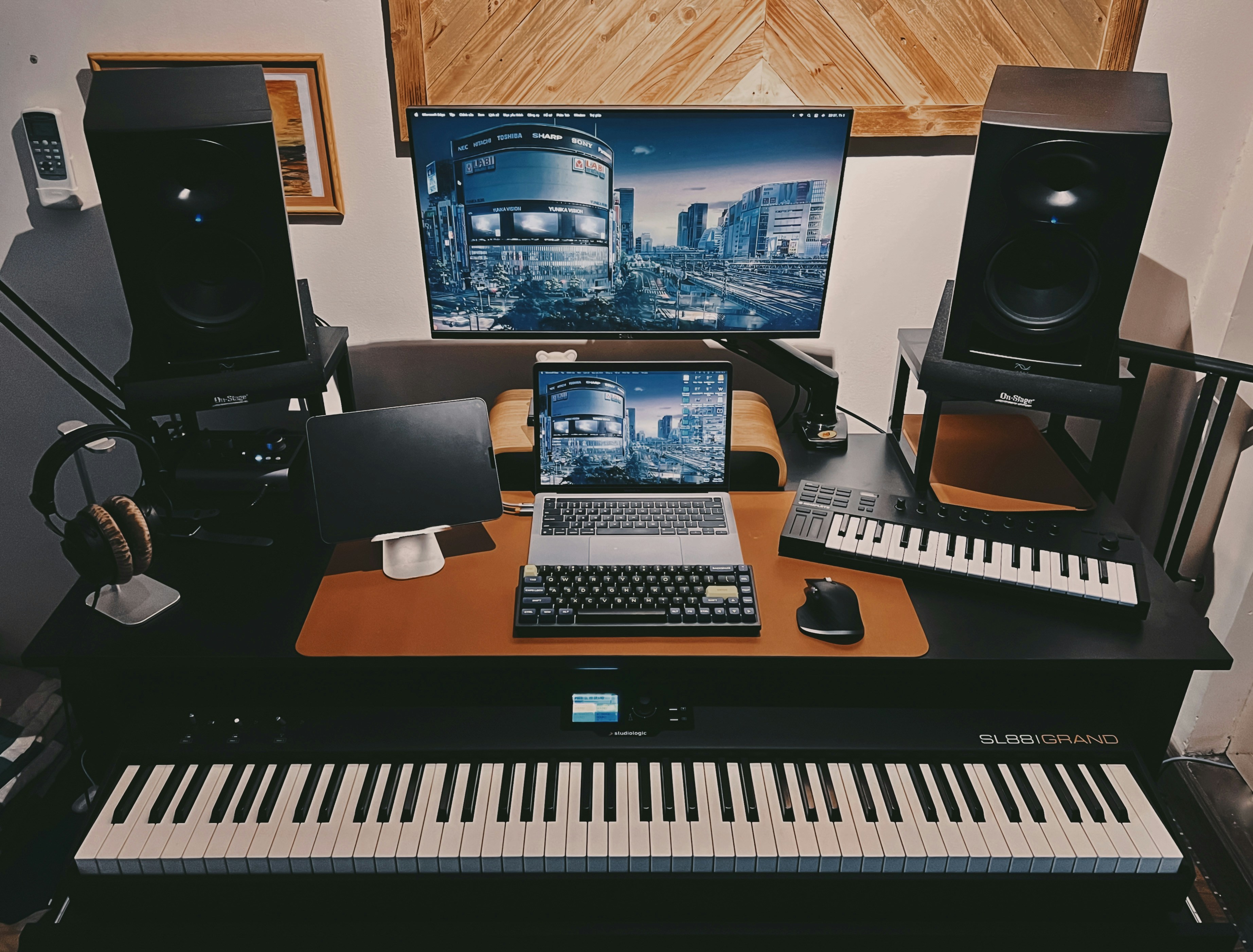 graphical user interface, website