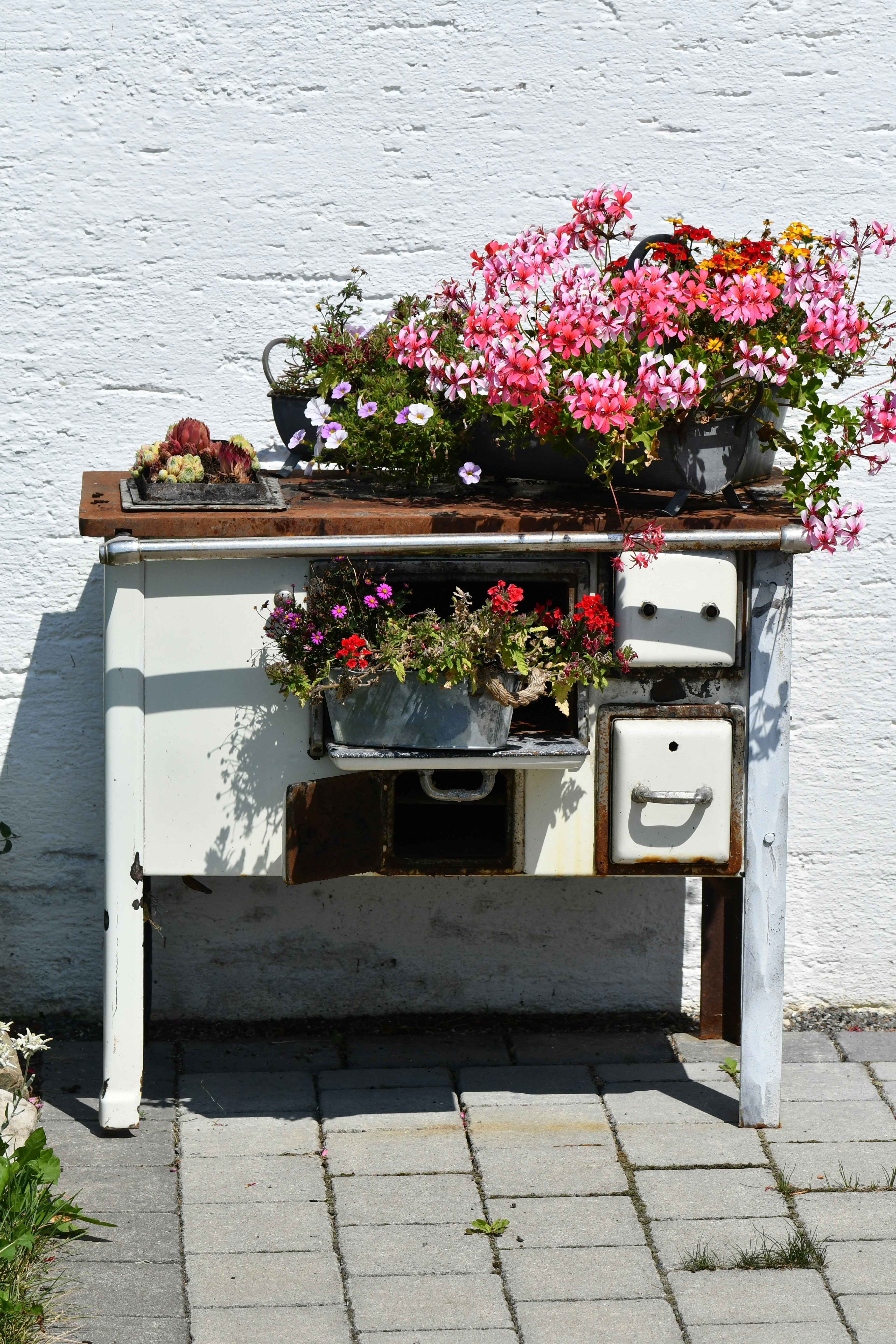 How to Choose Your Perfect Match: Potting Bench Buying Guide