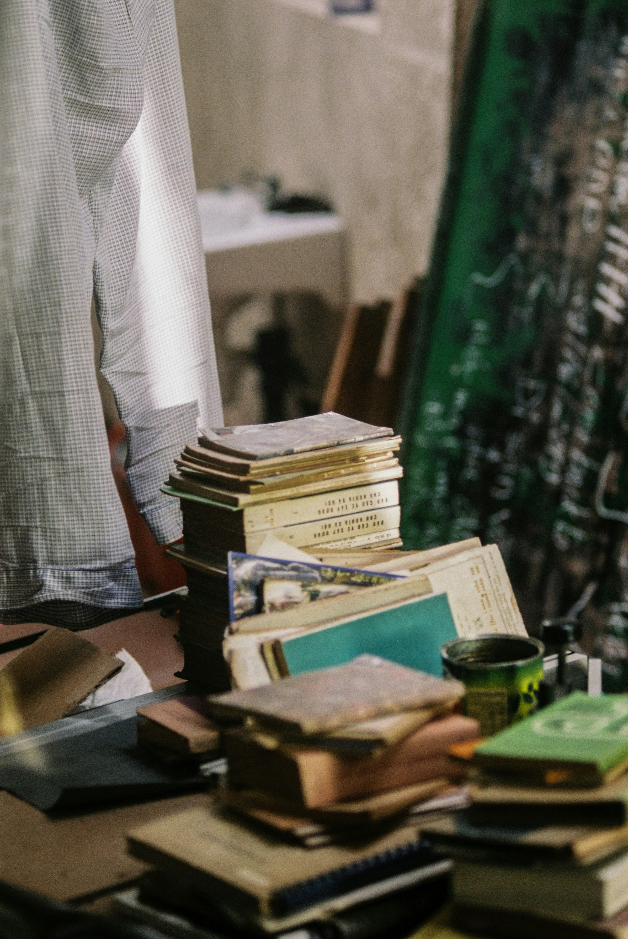 une pile de livres