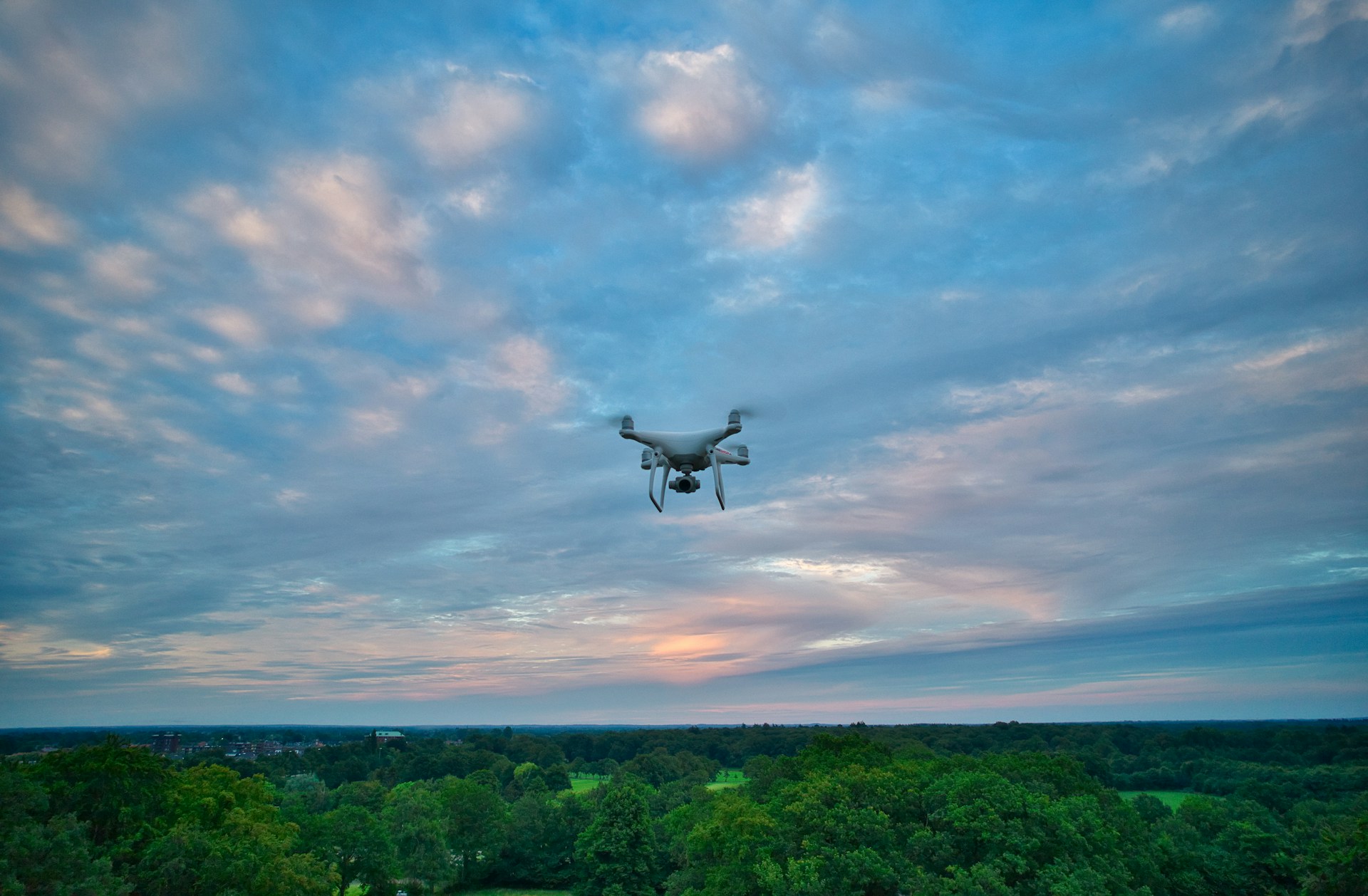 gray computer monitor