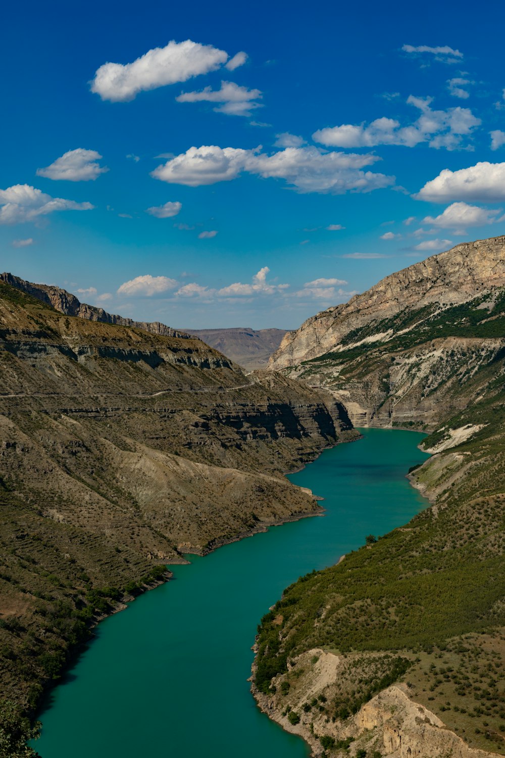 a river running through a canyon