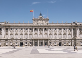royal palace, madrid: madrid travel guide