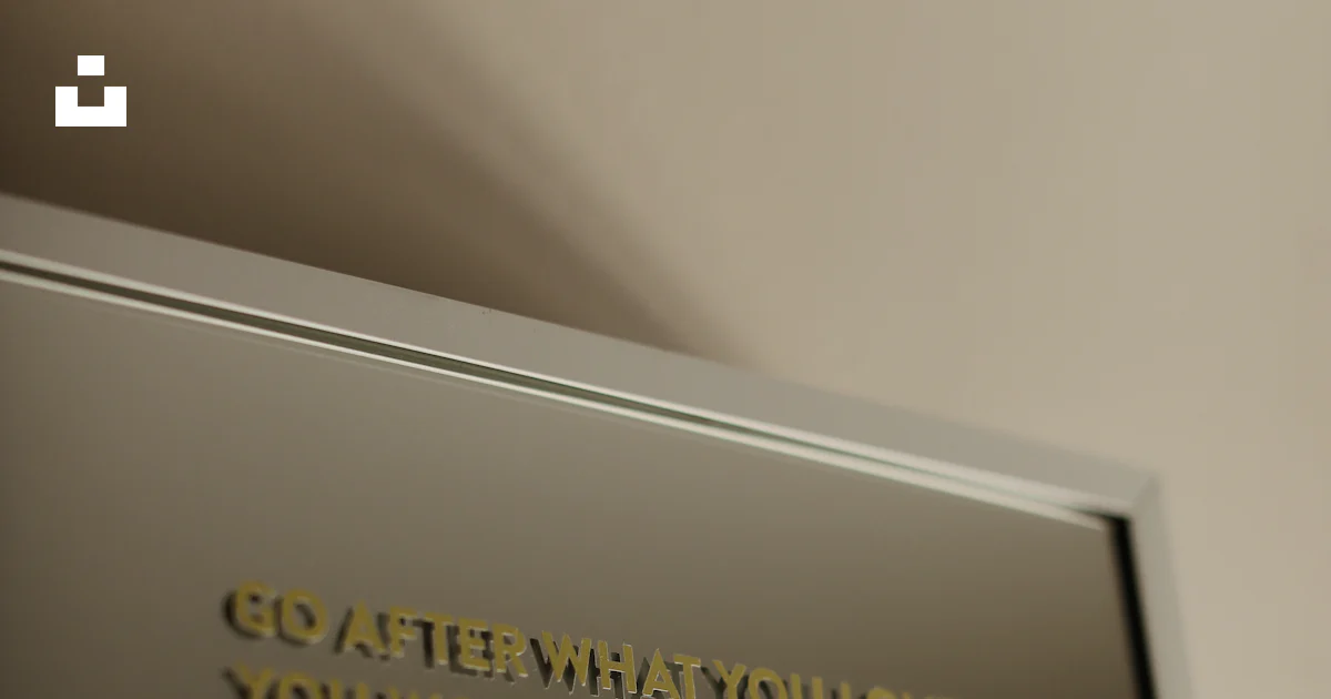 Google. Sign Rectangle A white rectangular sign photo – Free Grey Image on Unsplash