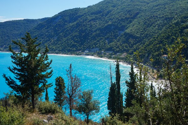 A body of water surrounded by trees — Lefkada, Greece