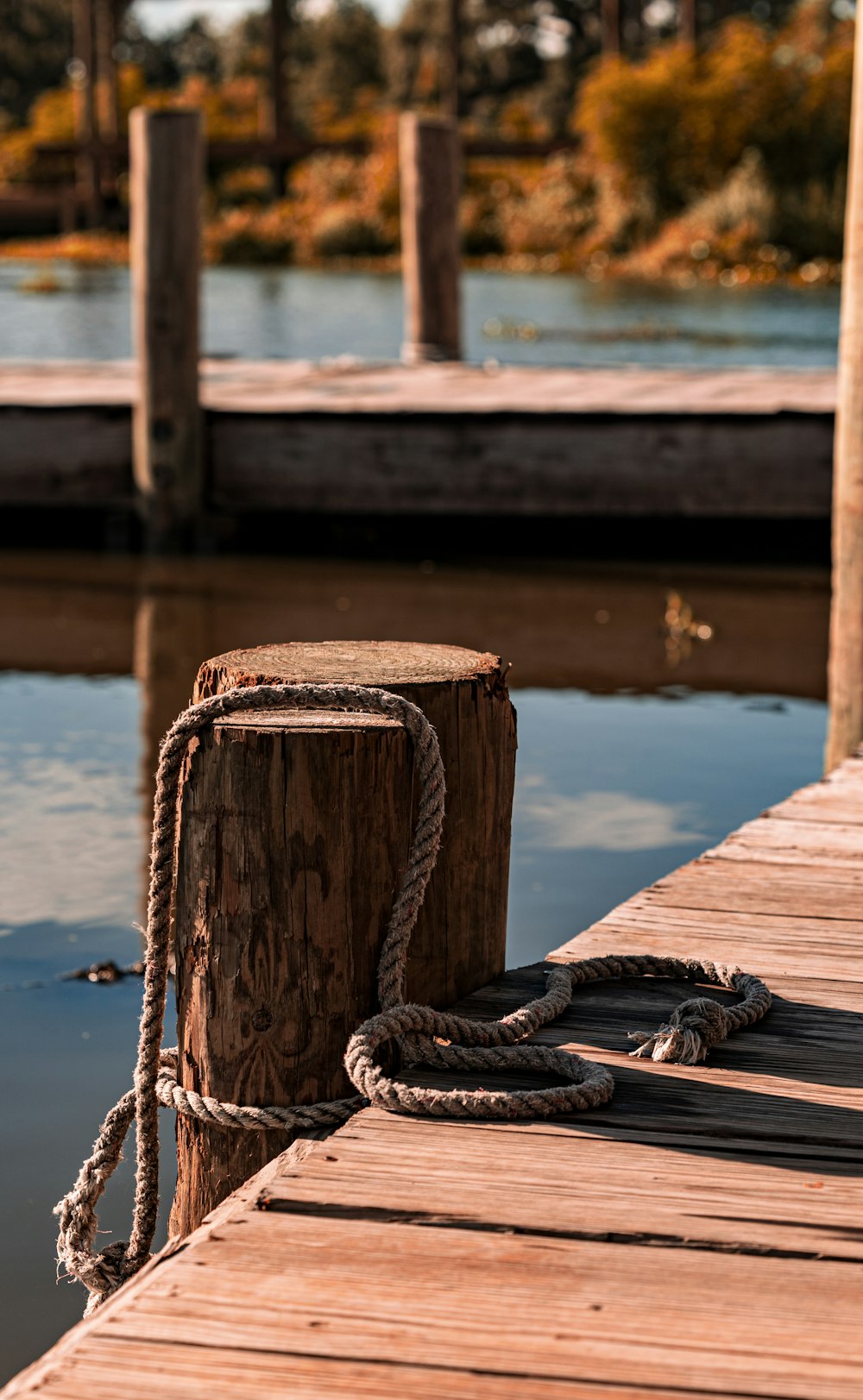 a rope on a wooden dock