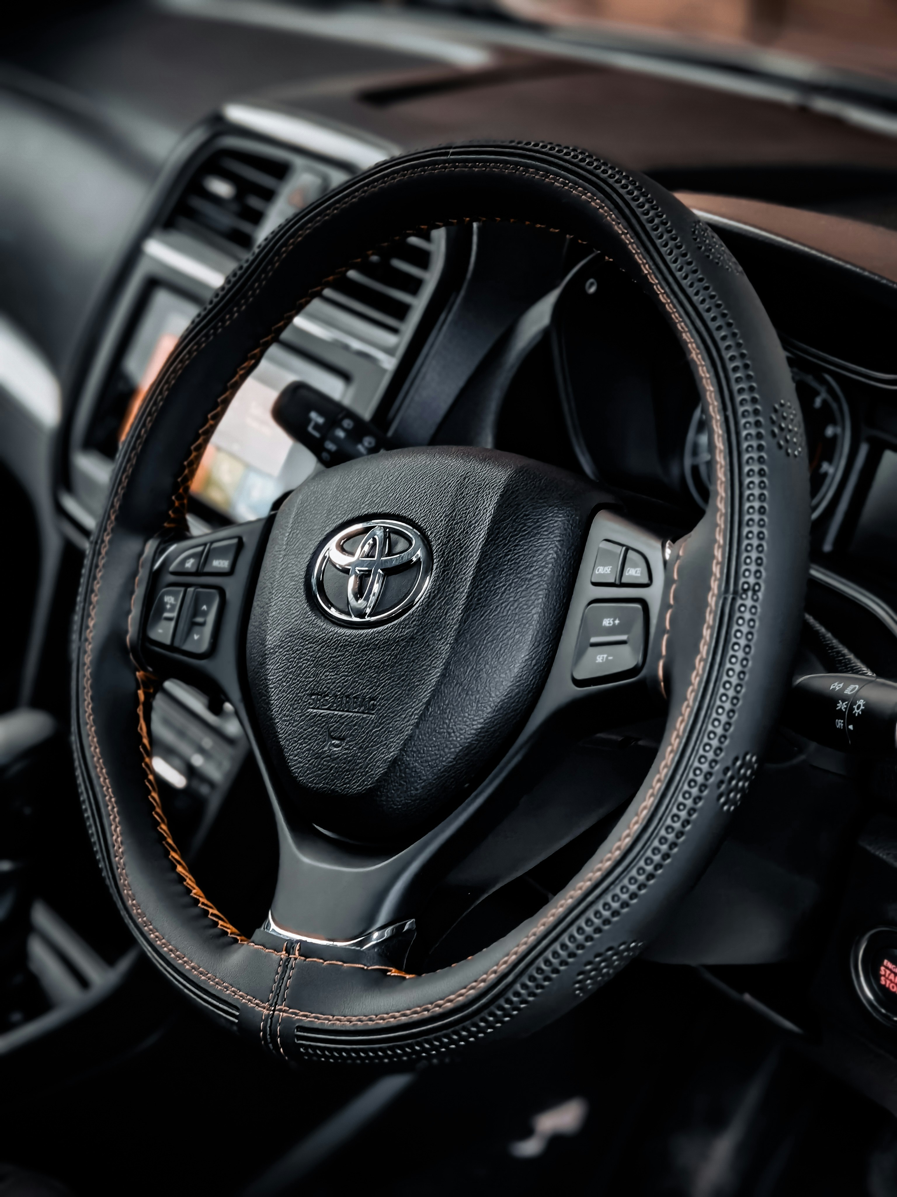 land cruiser wallpaper, wallpaper, Land Cruiser 300: A Deep Dive into Toyota's Icon 3