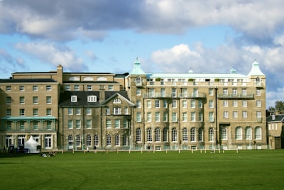 a large building with many windows