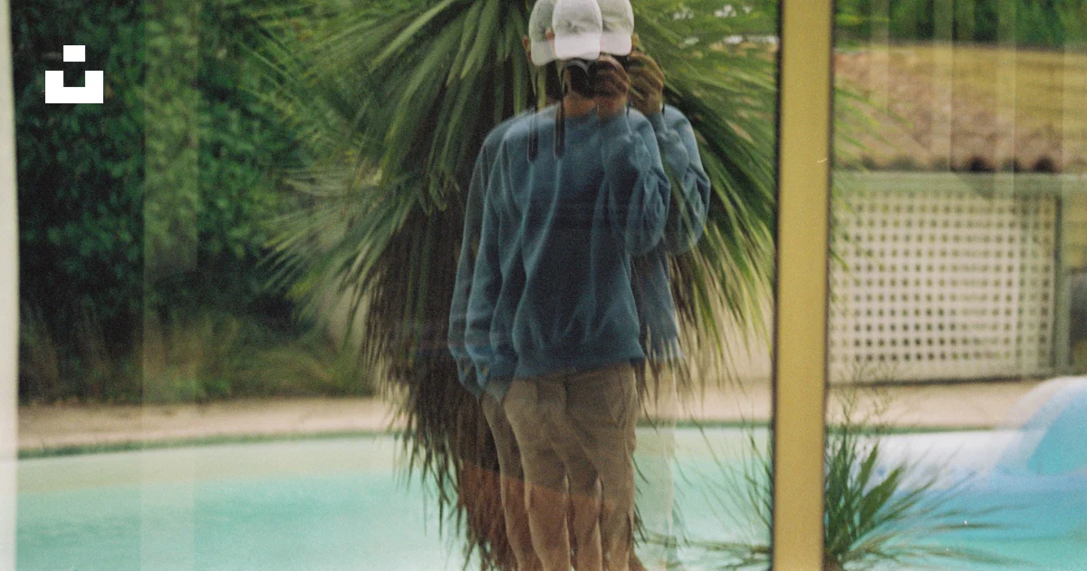 Foto zum Thema Eine Person, die in einem Pool steht – Kostenloses Bild ...