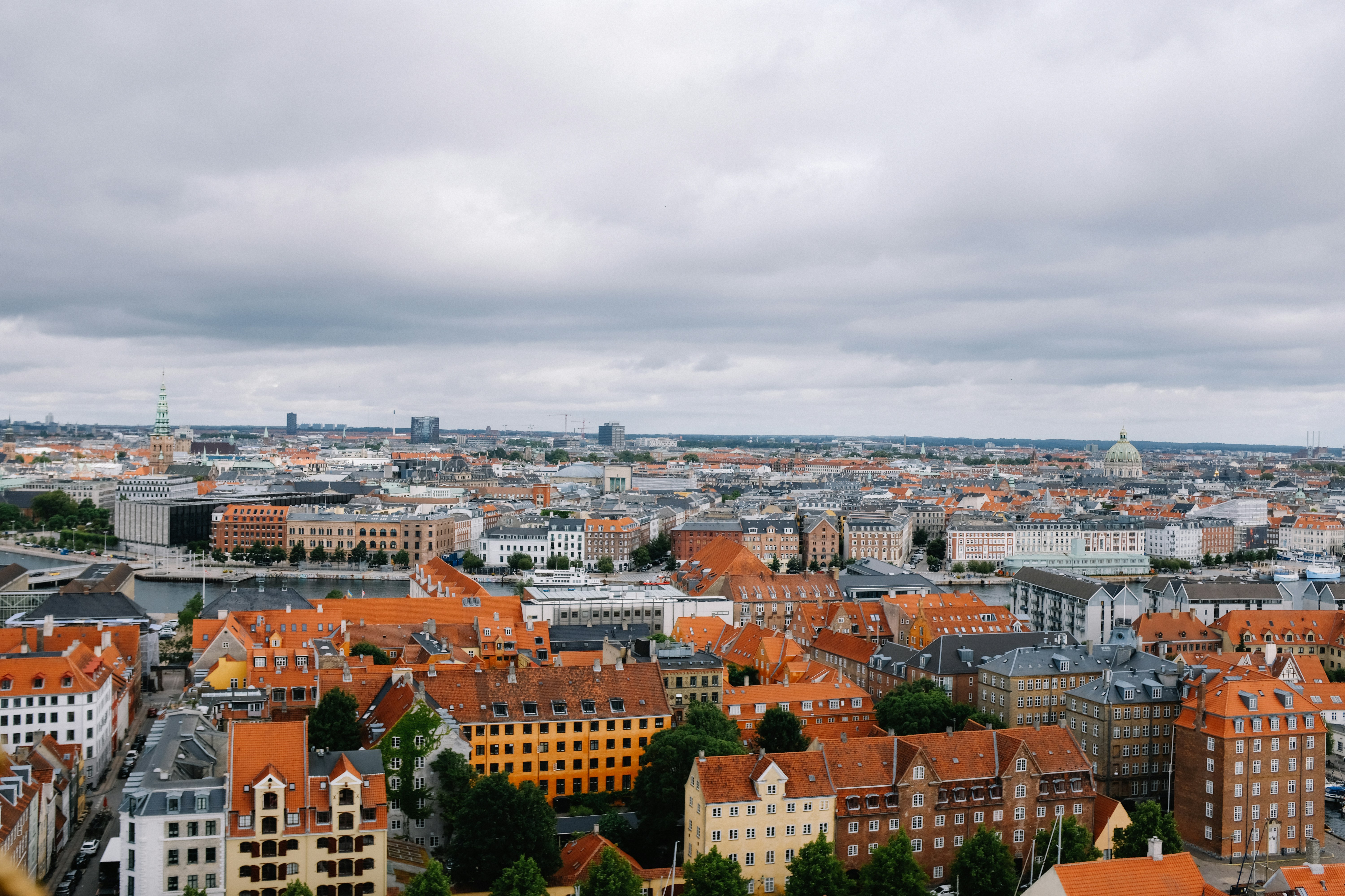 Photo by adrienolichon