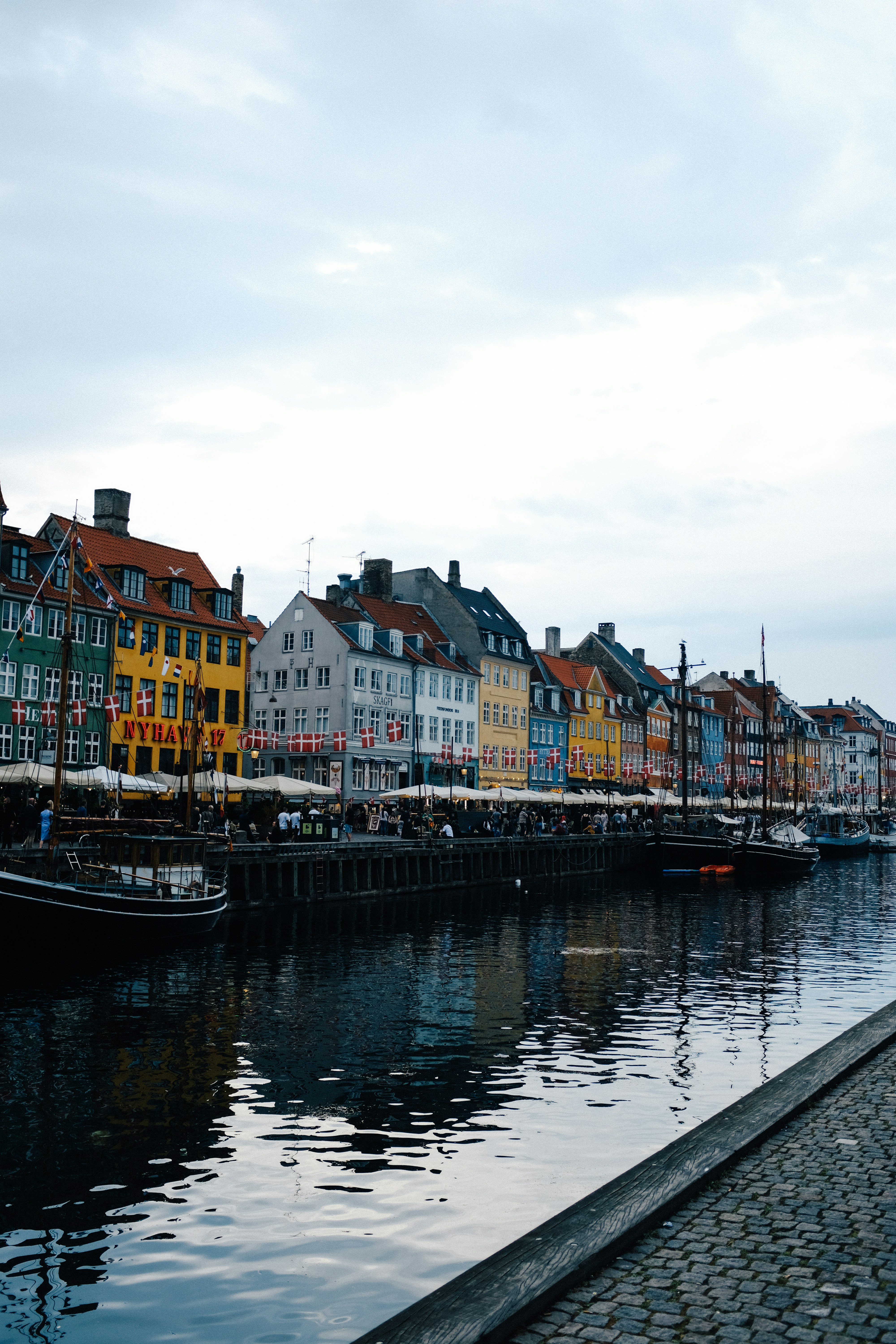 Photo by adrienolichon