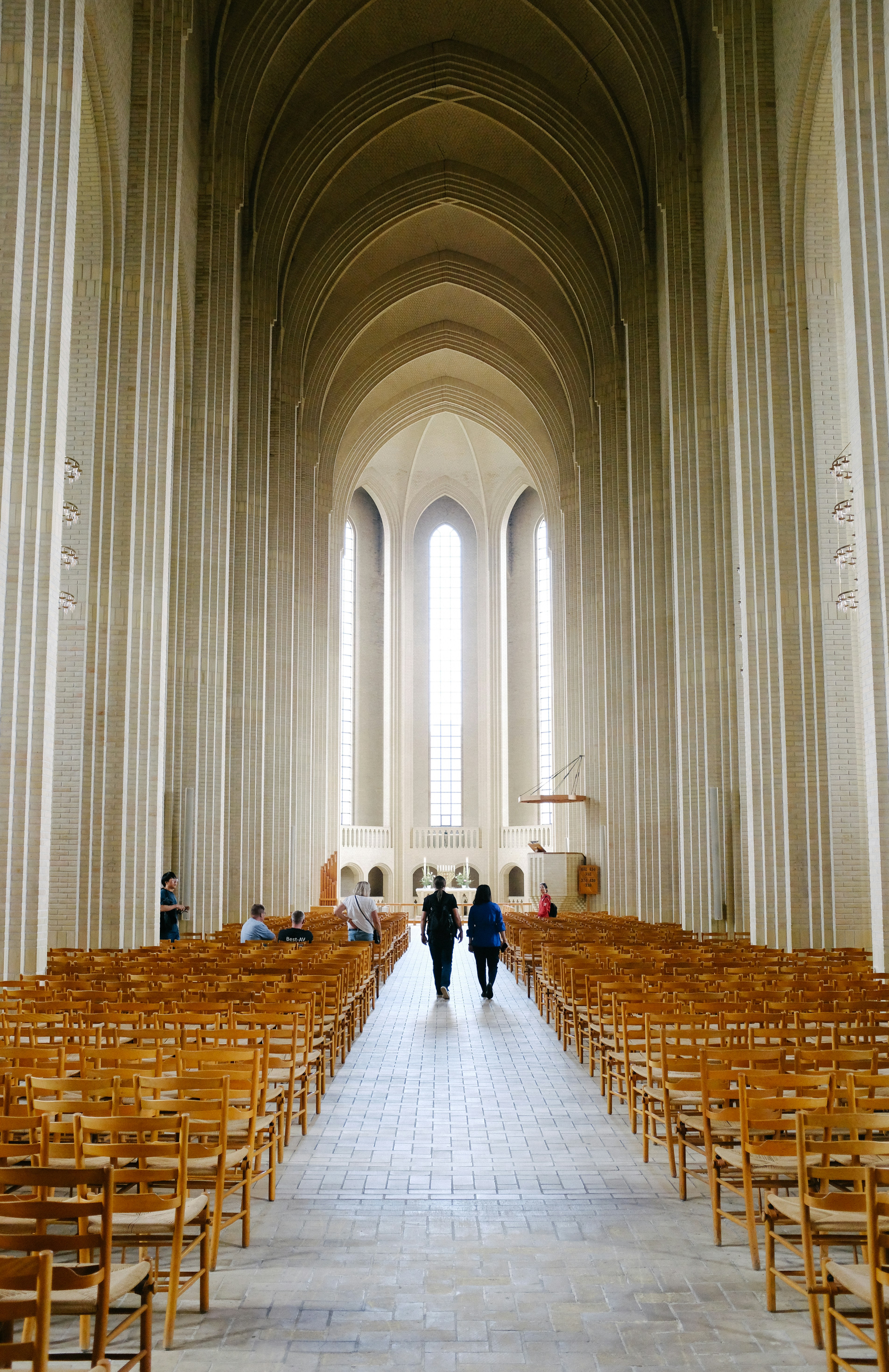 Photo by adrienolichon