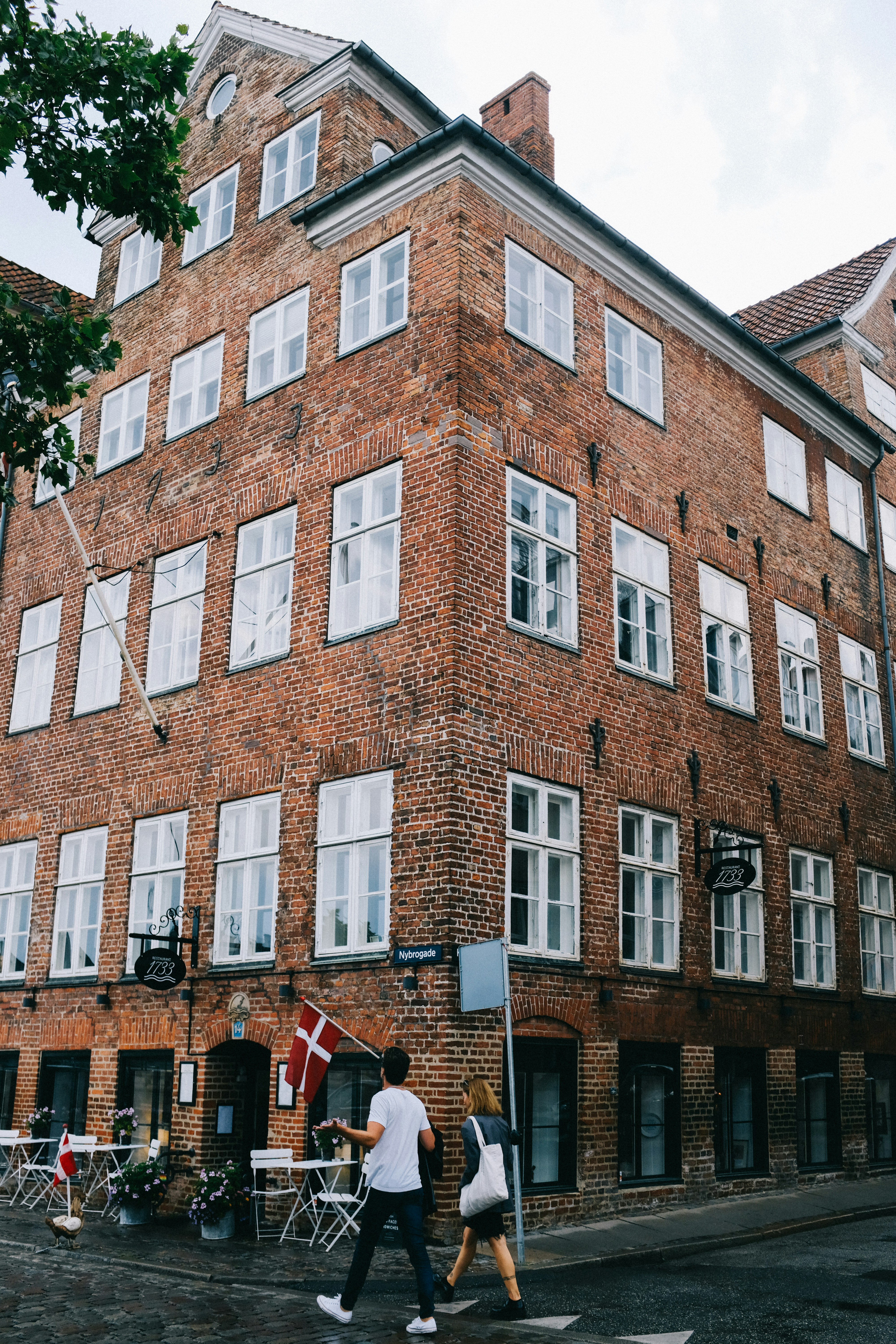 Photo by adrienolichon