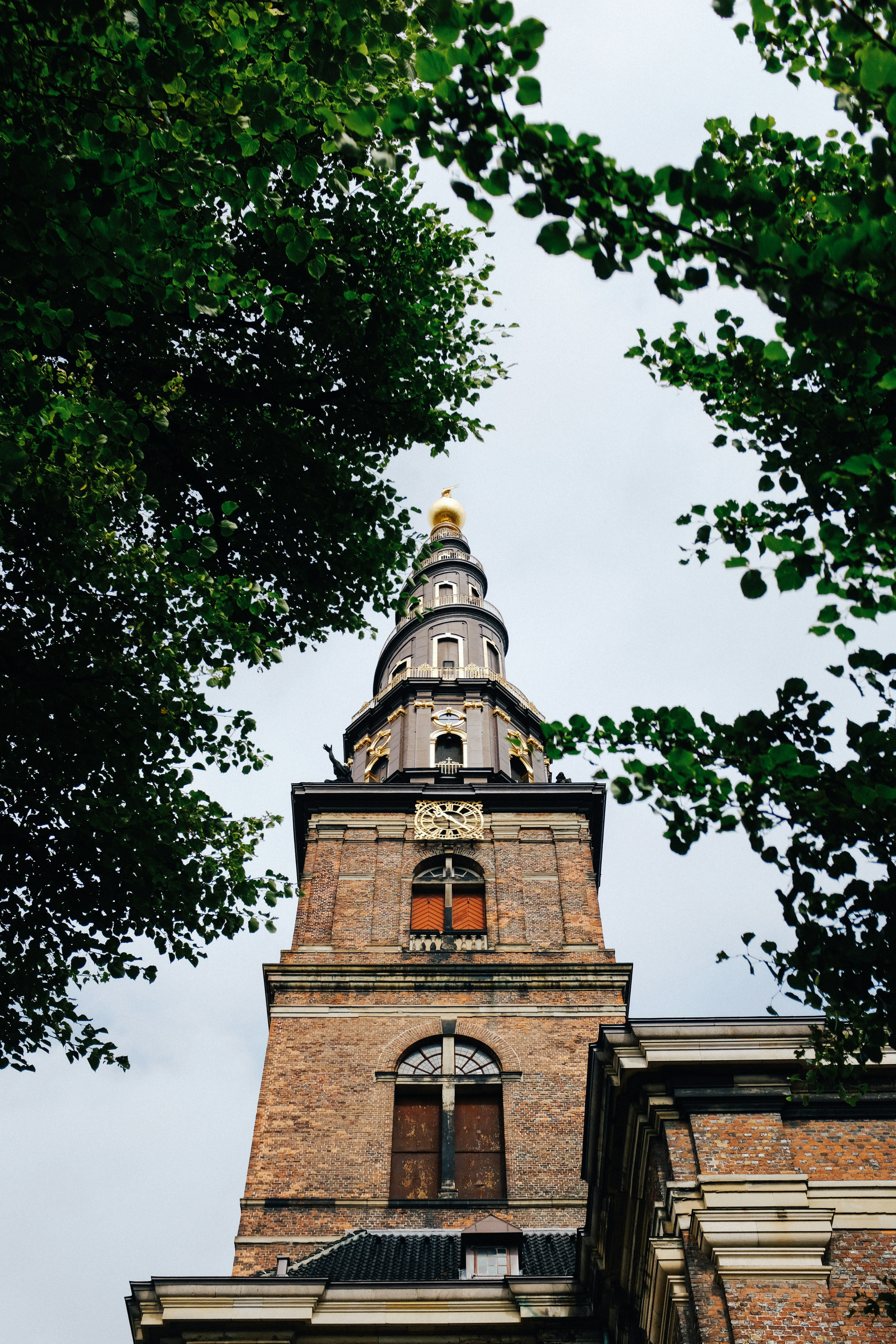 Photo by adrienolichon