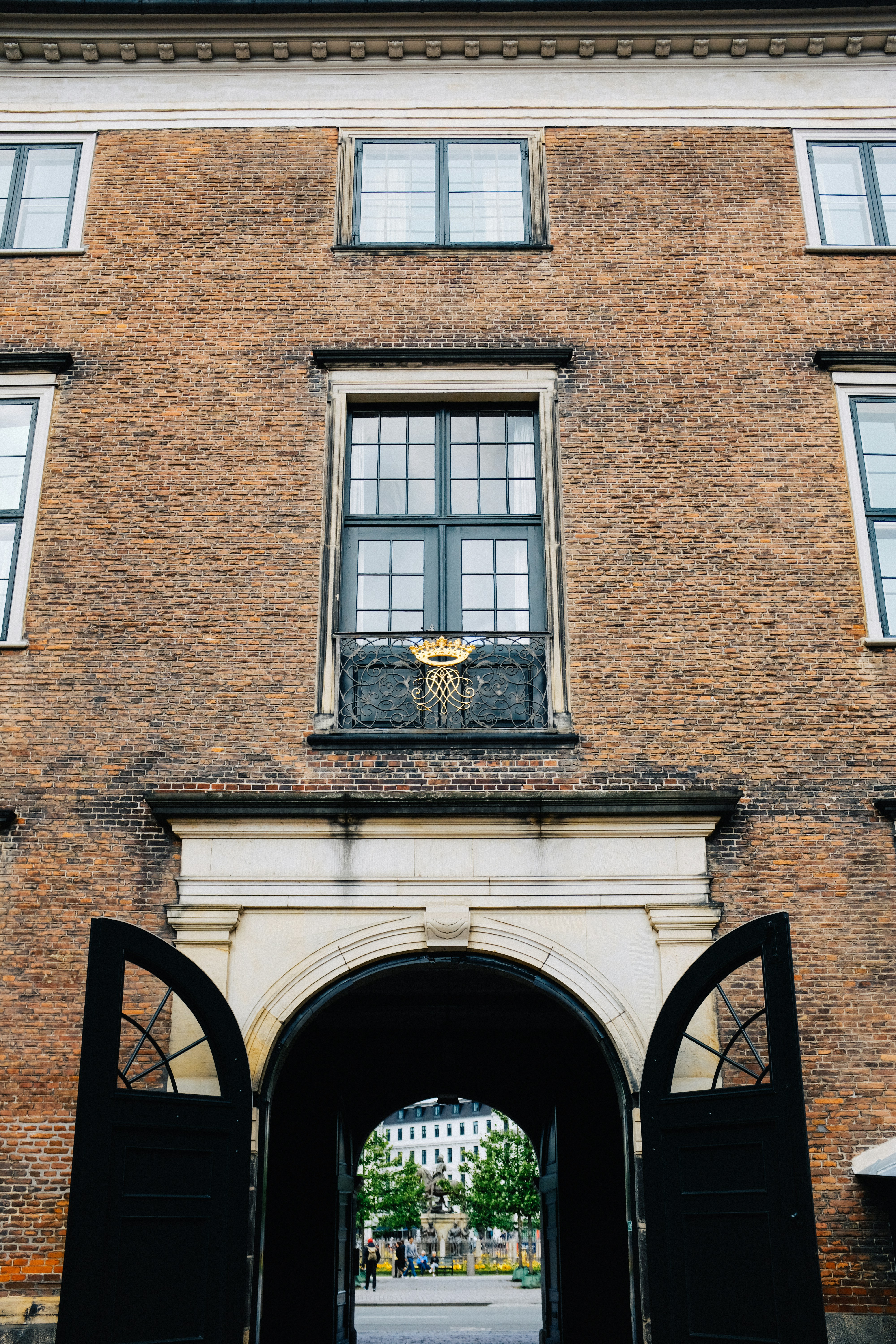 Photo by adrienolichon