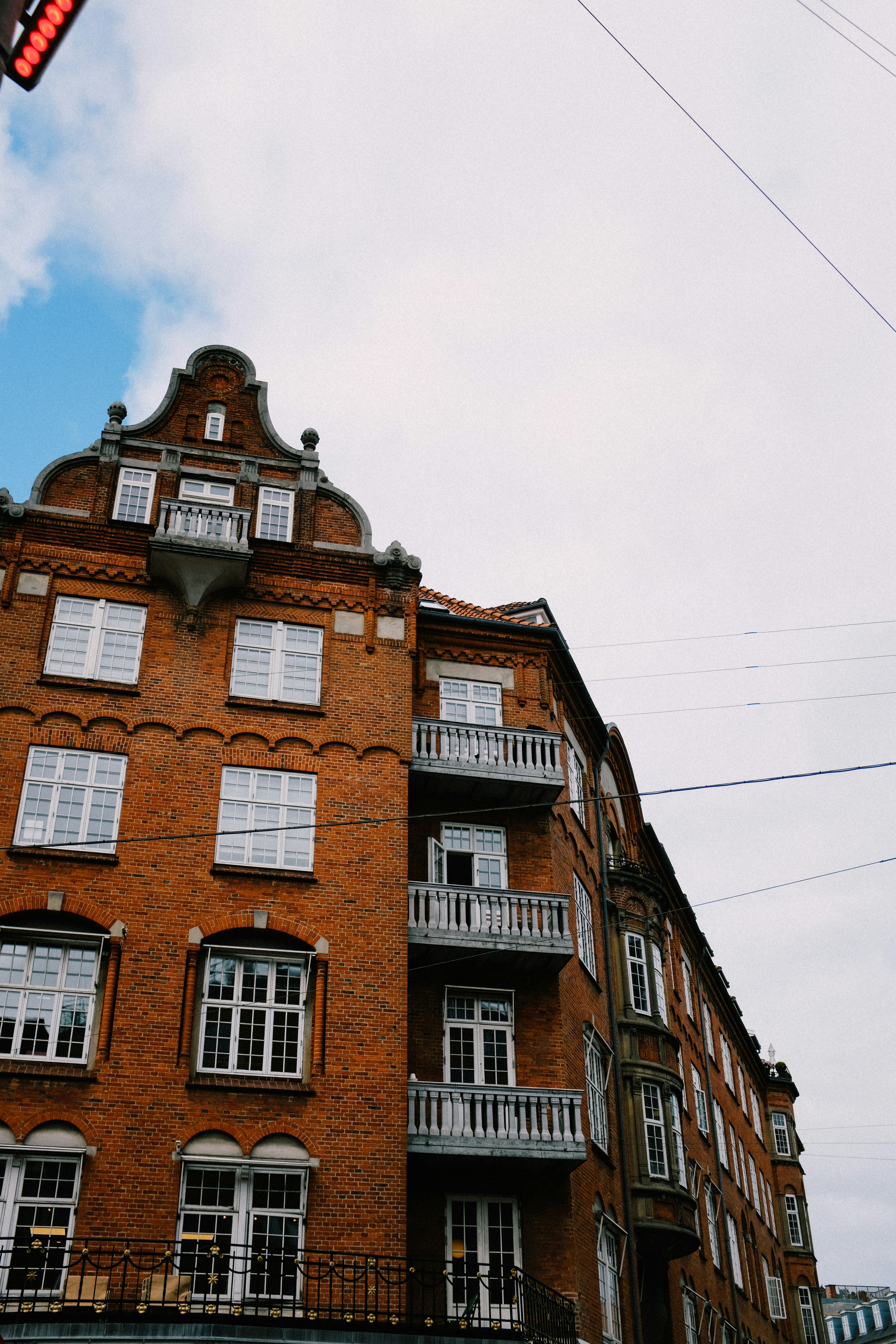 Photo by adrienolichon