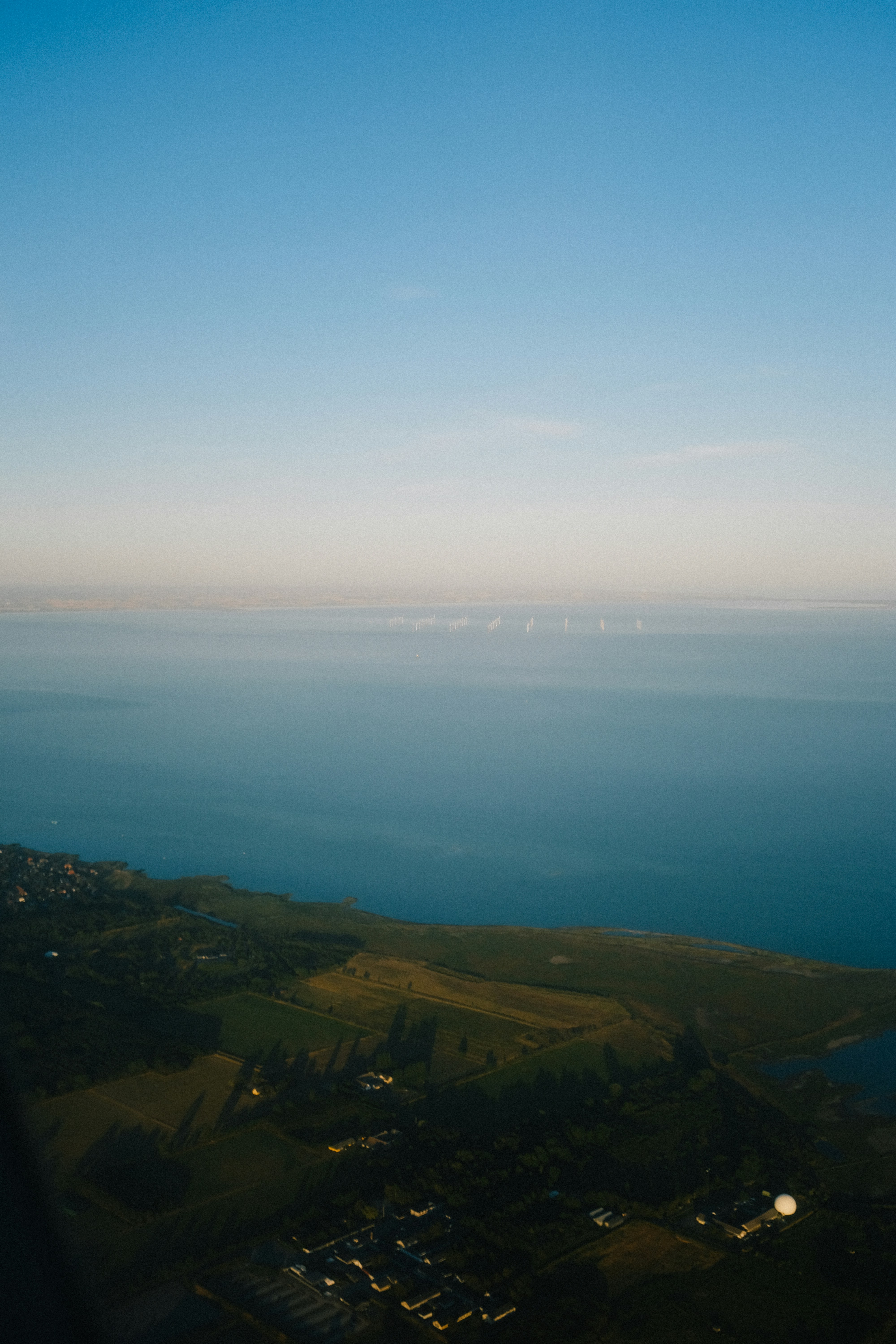 Photo by adrienolichon