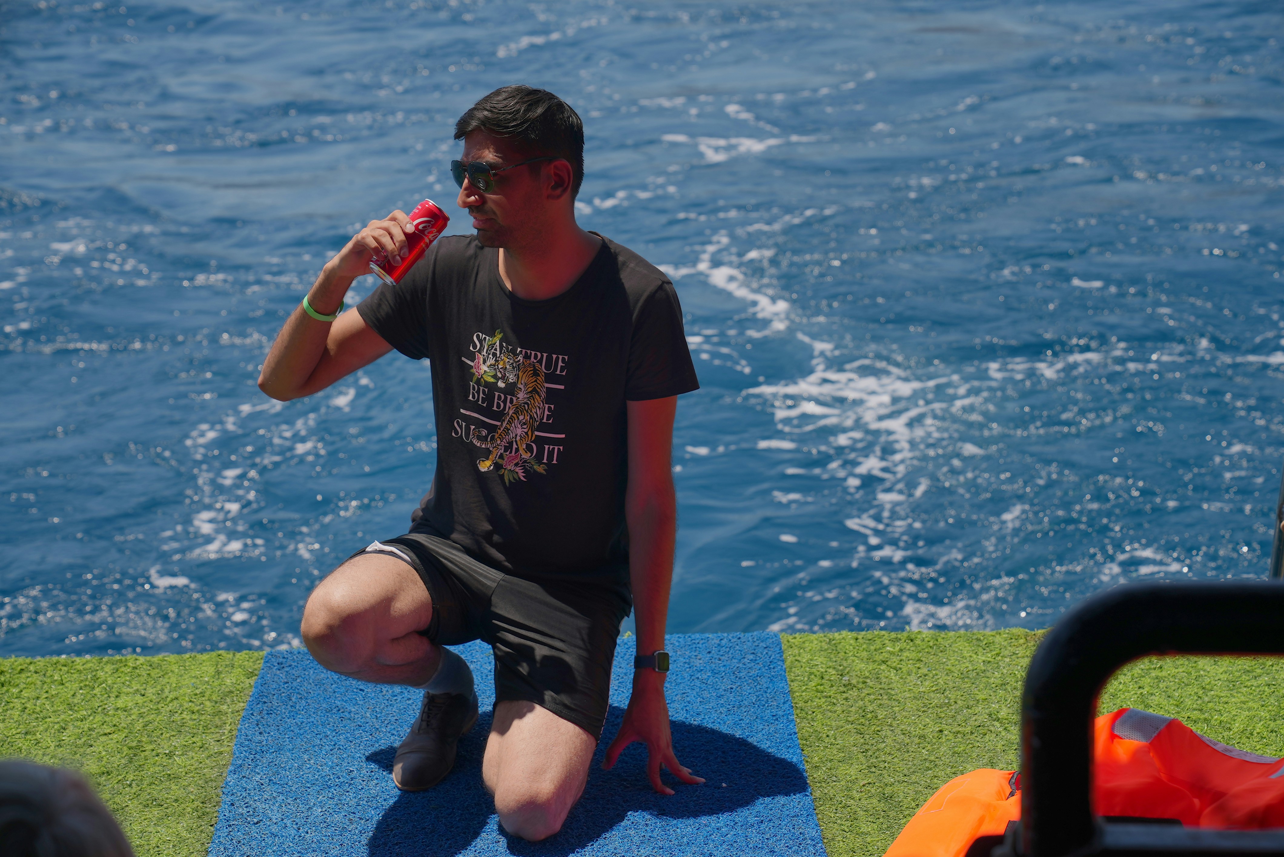 Trainingsmatte mit Handtuch und Wasserflasche