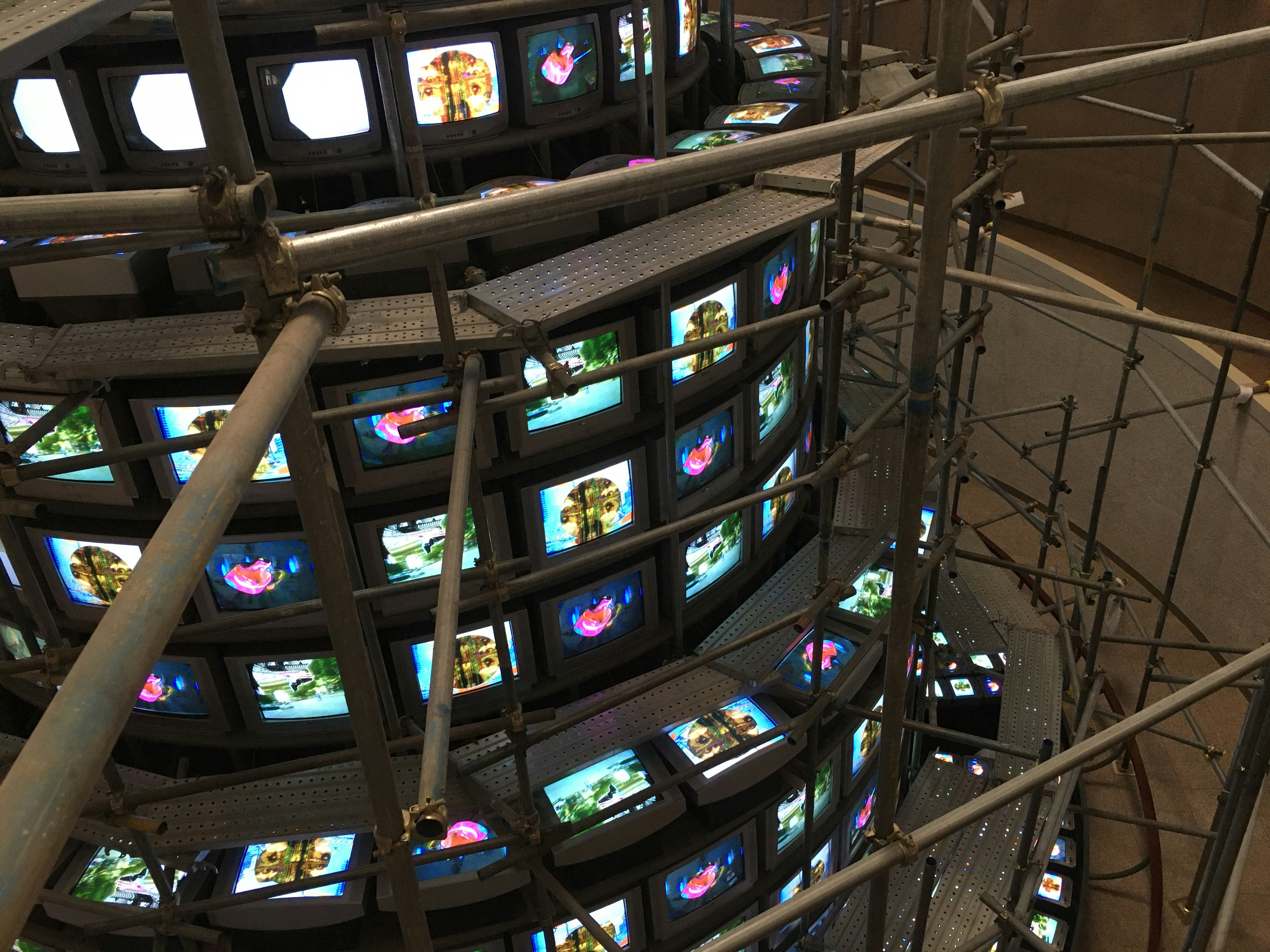 Guía Completa para Instalar y Usar Magis TV