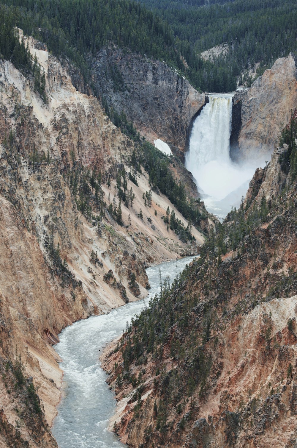 a river running through a canyon